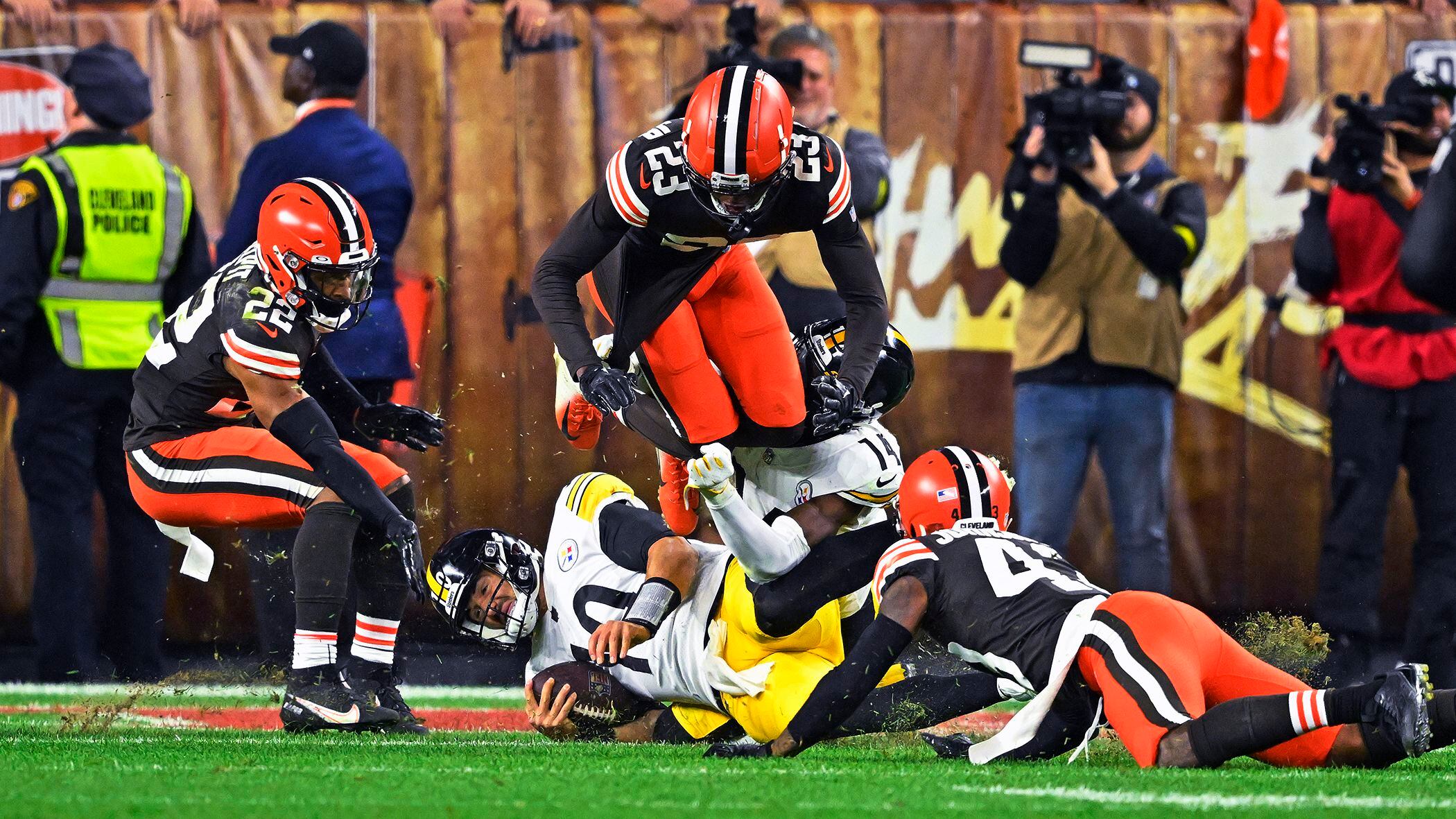 Nick Chubb, Browns Roll over Steelers, 29-17