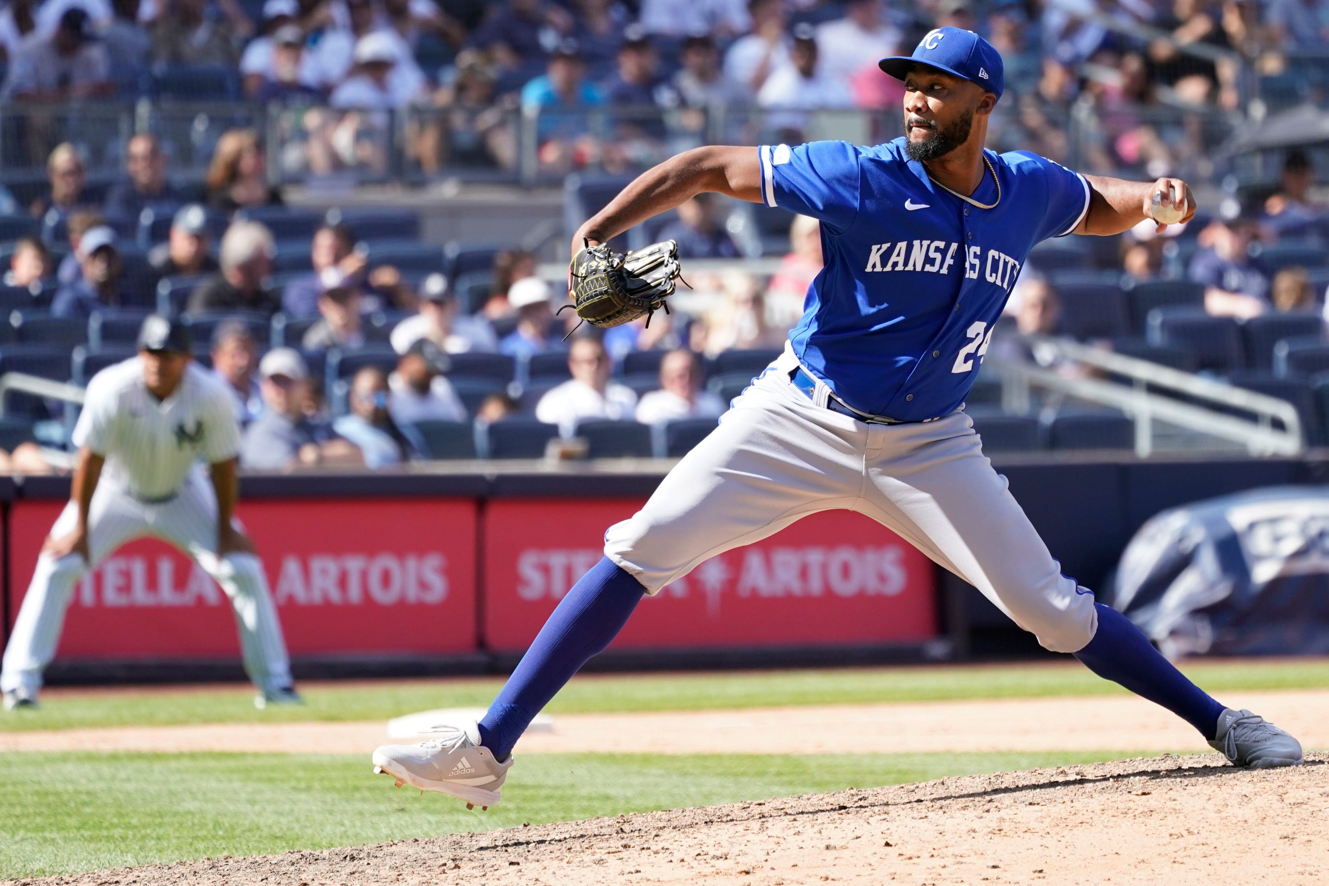 Royals star rookie Bobby Witt Jr. removed from game with hamstring