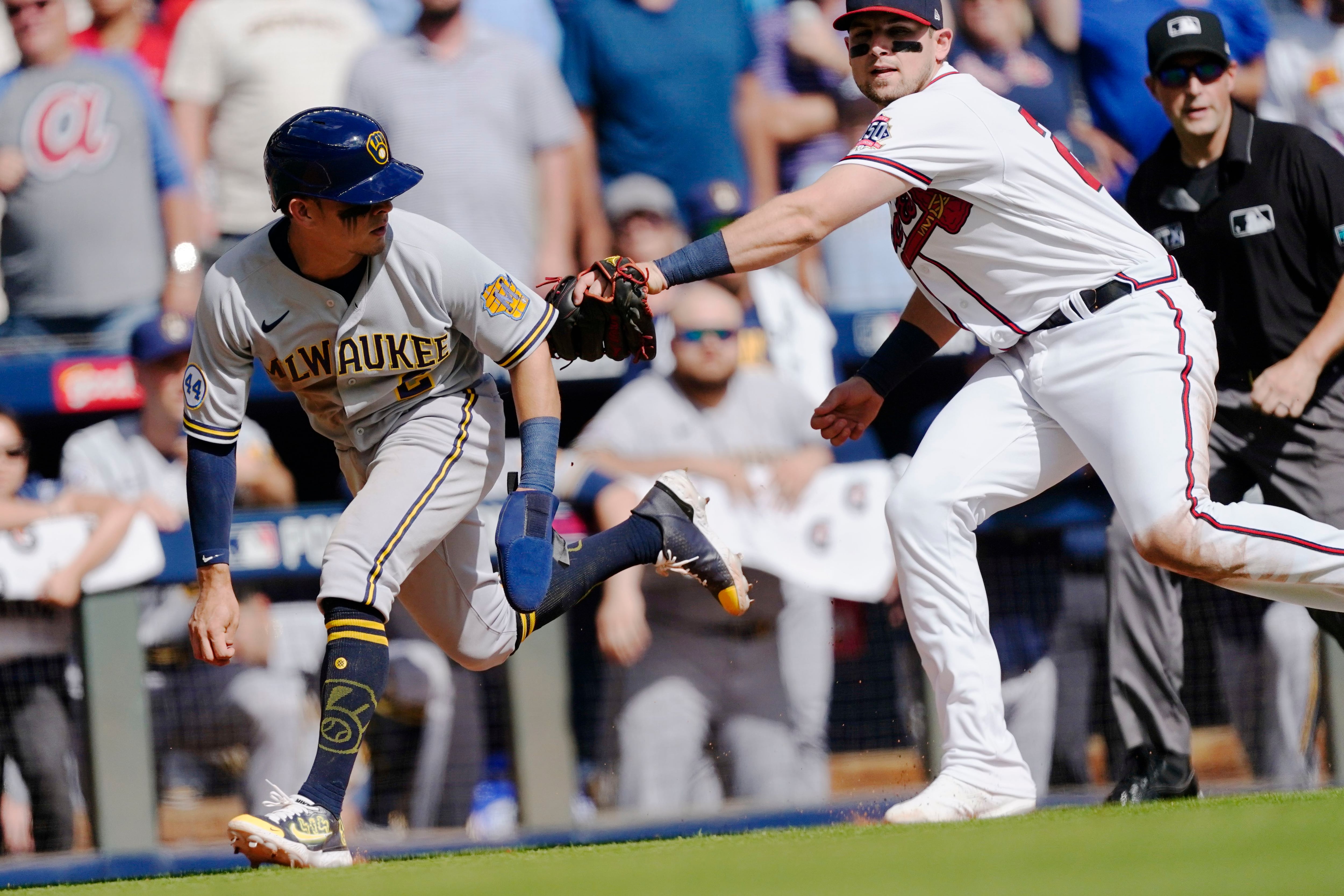 Pederson 3-run HR, Braves blank Brewers for 2-1 NLDS lead,  KSEE24