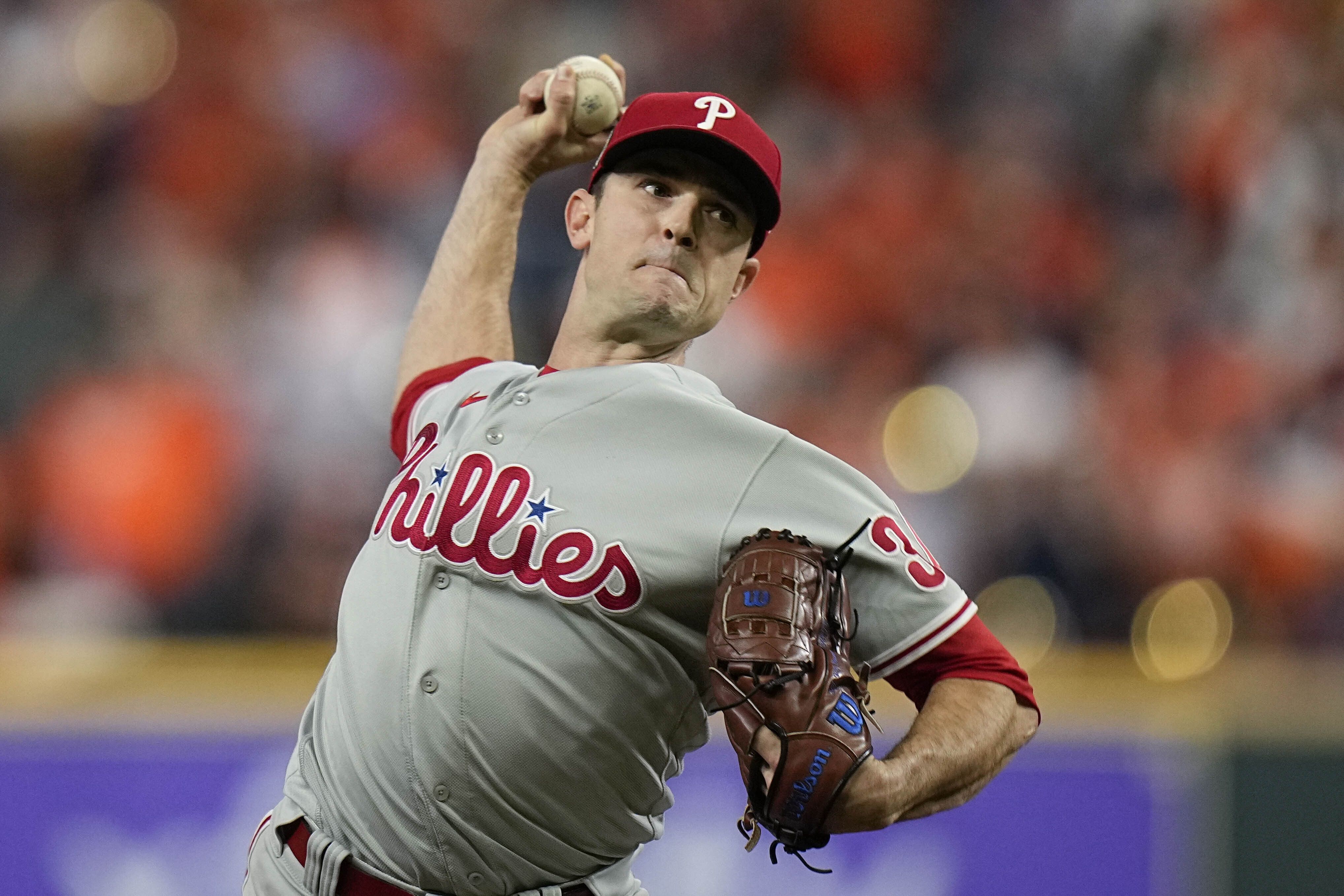 Realmuto, Phils rally past Astros in 10 to open World Series