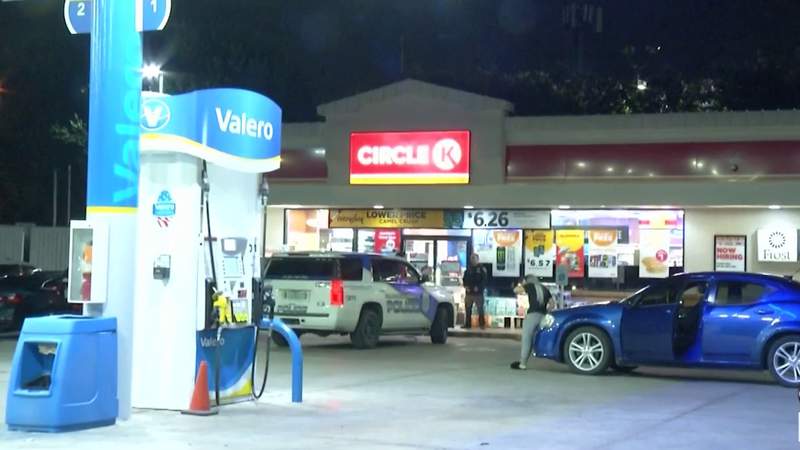 San Antonio, Balcones Heights police investigating string of overnight robberies at convenience stores