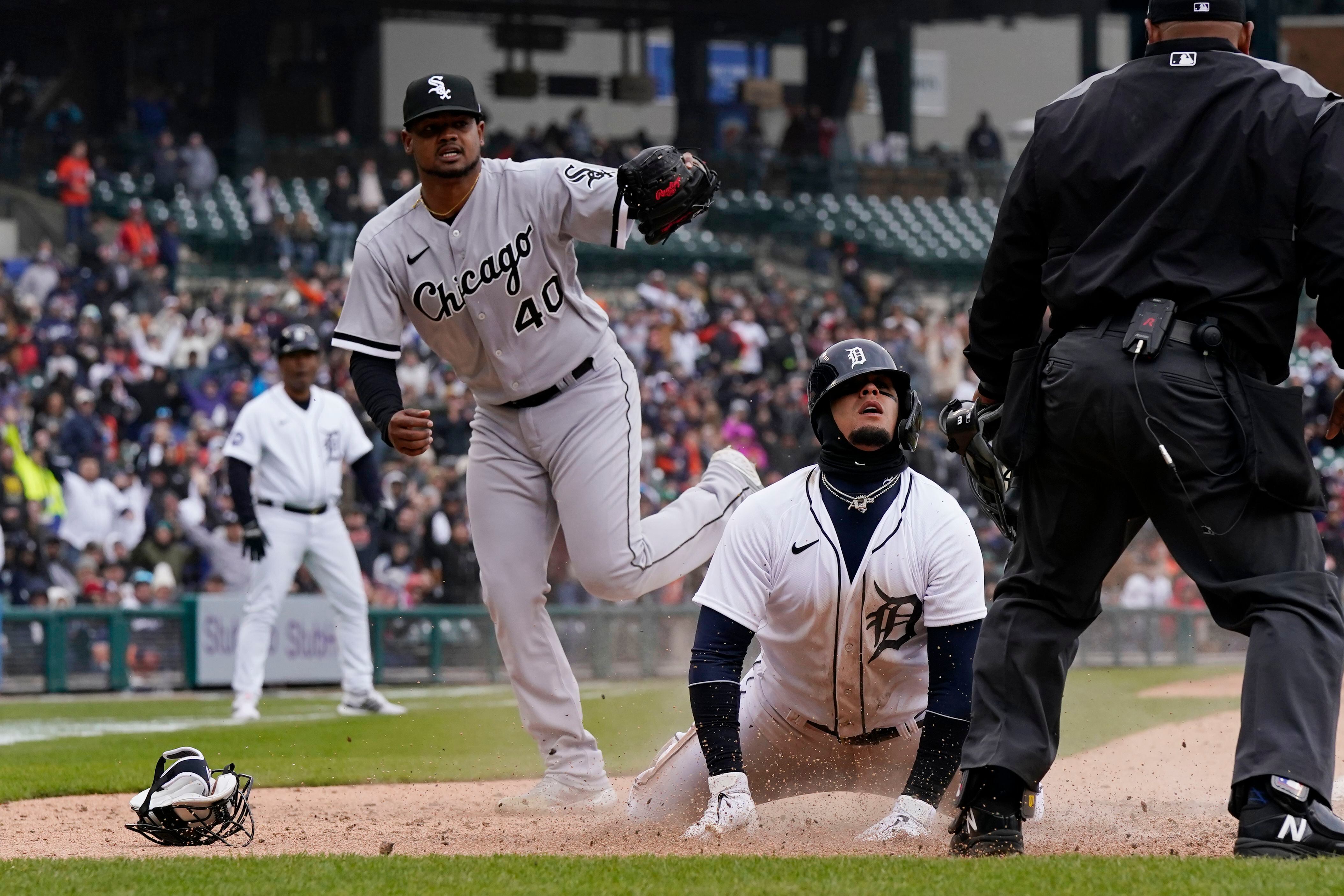 Cease remains unbeaten against Tigers as White Sox romp