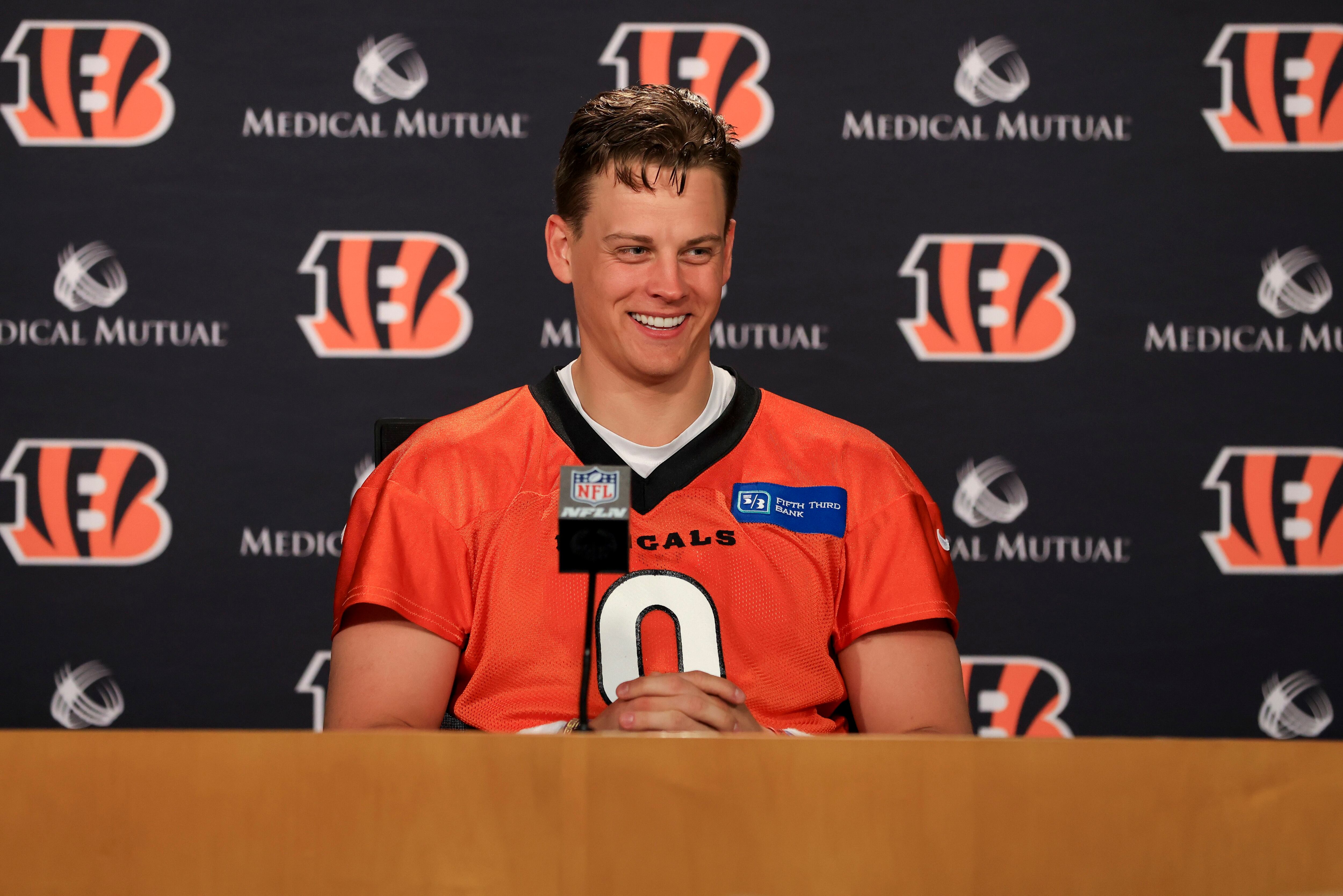 Bengals news: Cincinnati steals Alex Cappa away from Tom Brady