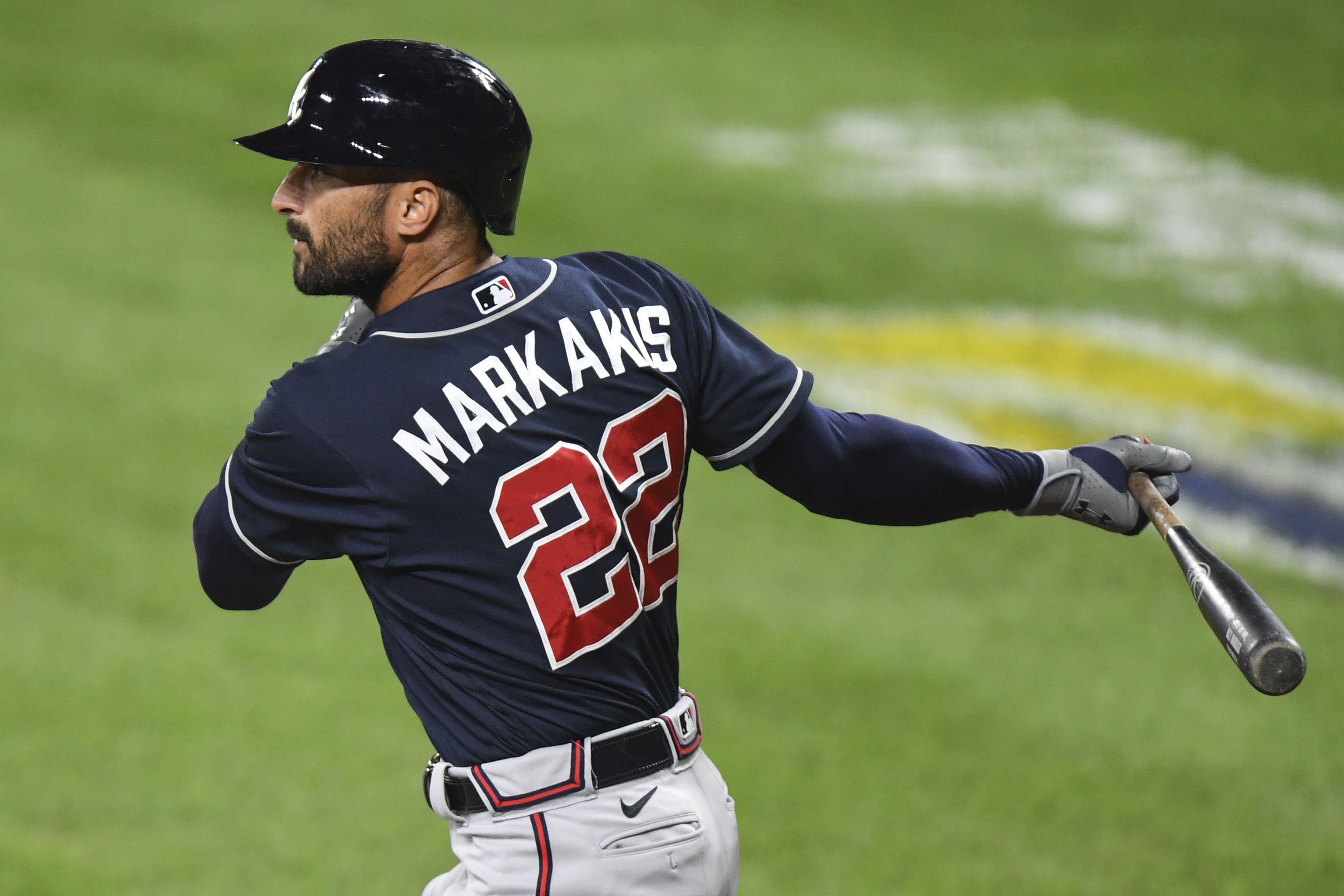 Braves re-sign OF Nick Markakis