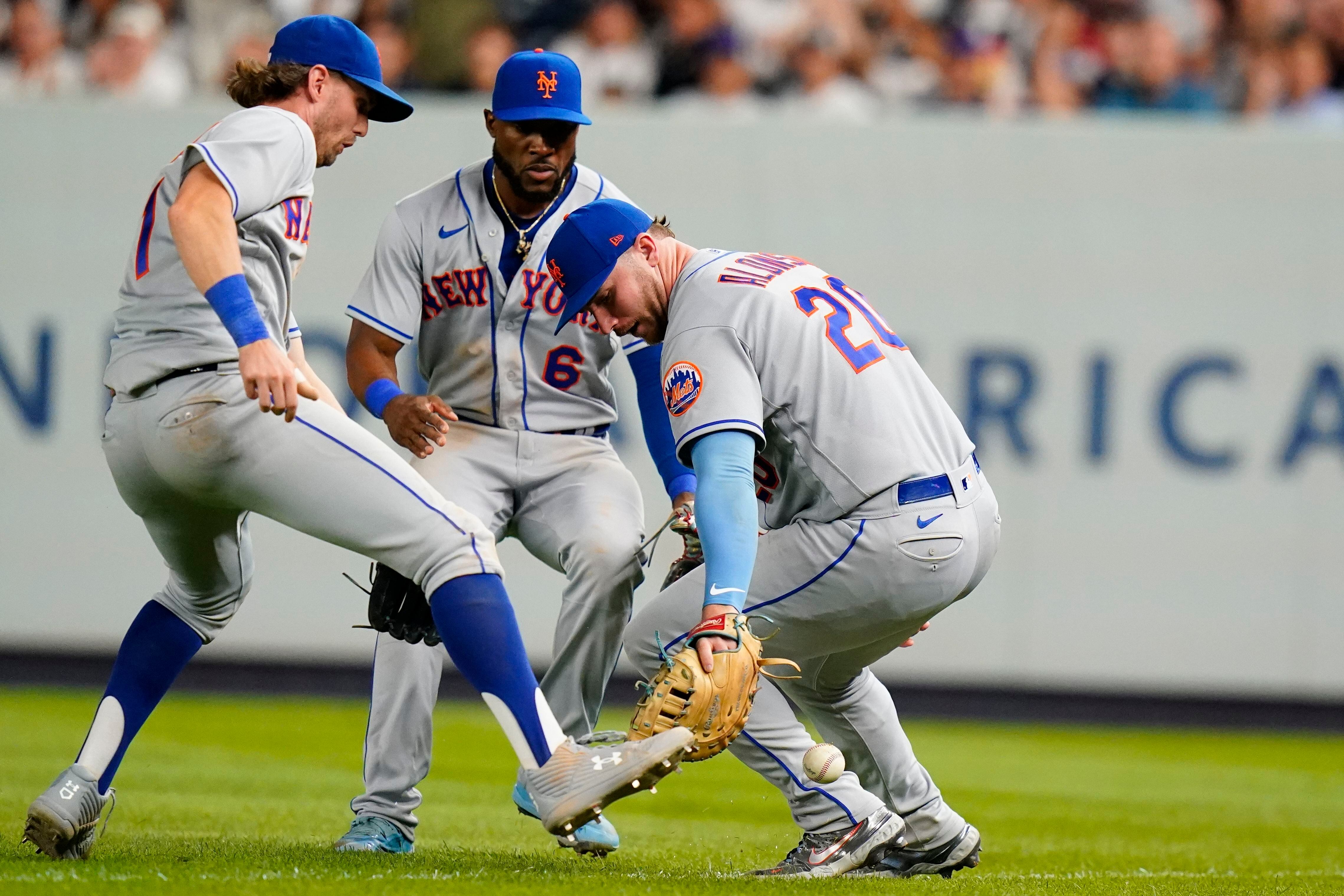 Mets rally in 8th again, beat Yankees 4-2 in Subway Series