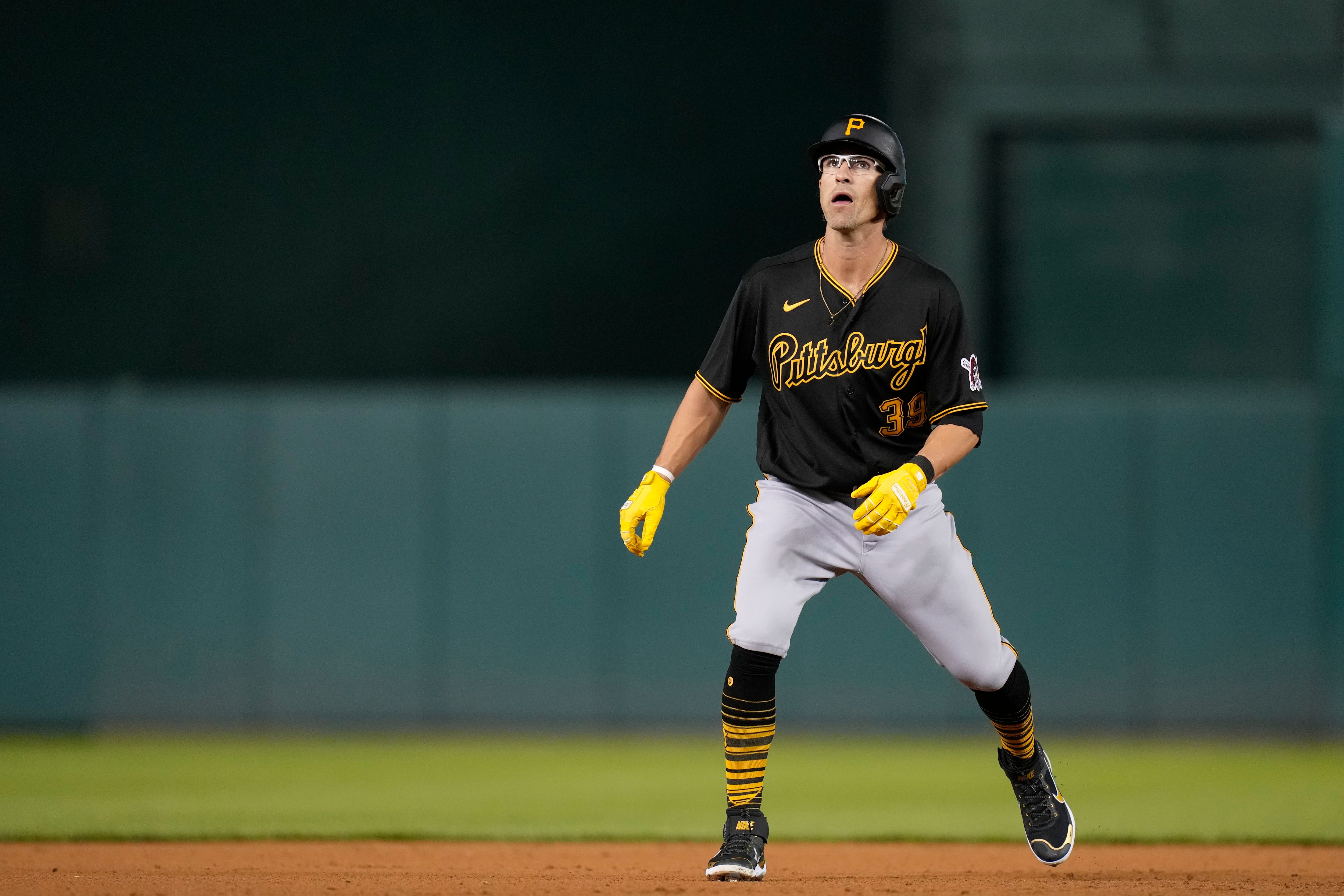 After 13 years in the minors, Pirates' Maggi makes MLB debut