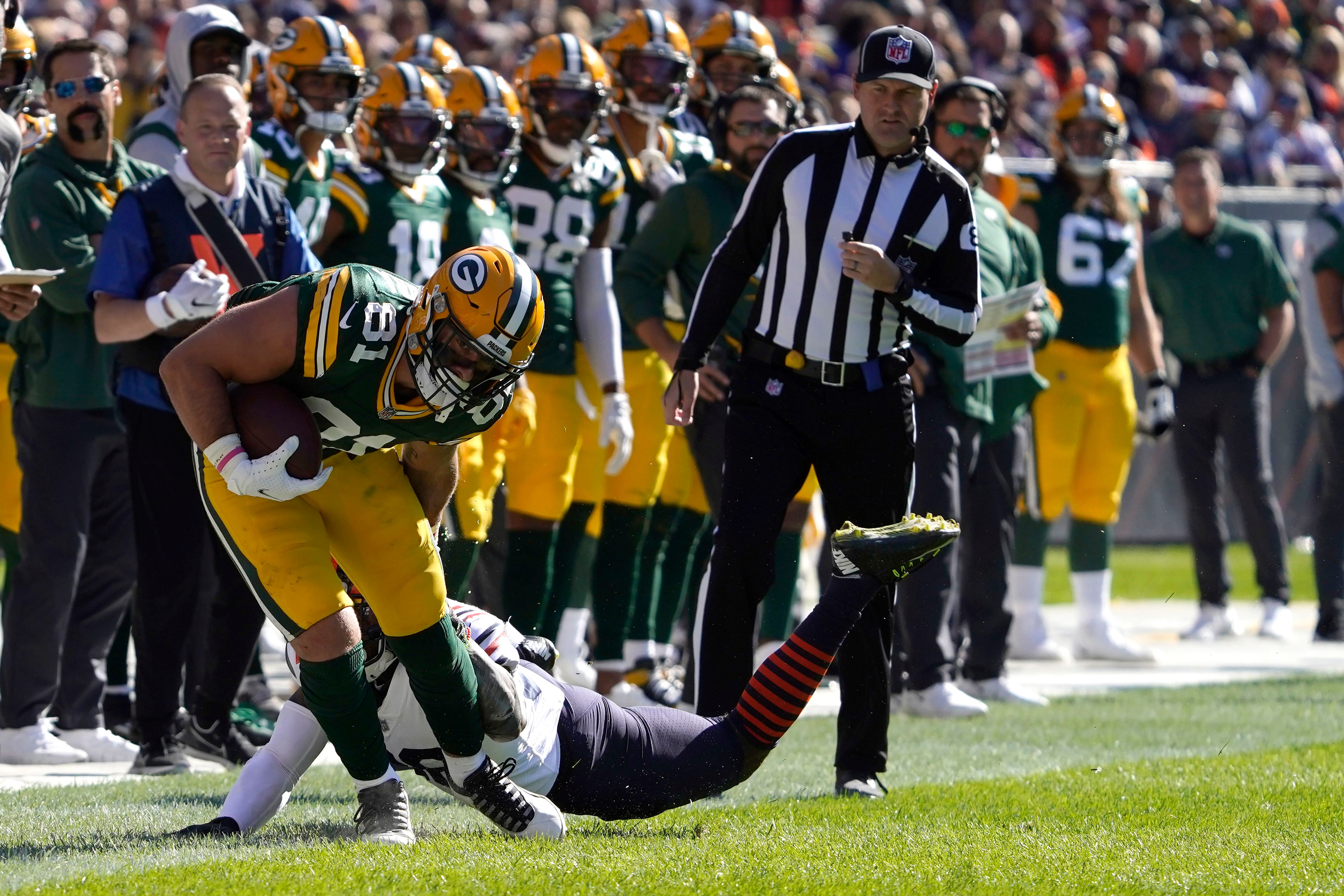 Rodgers Throws 2 TDs, Runs for 1 as Packers Beat Bears 24-14, Chicago News