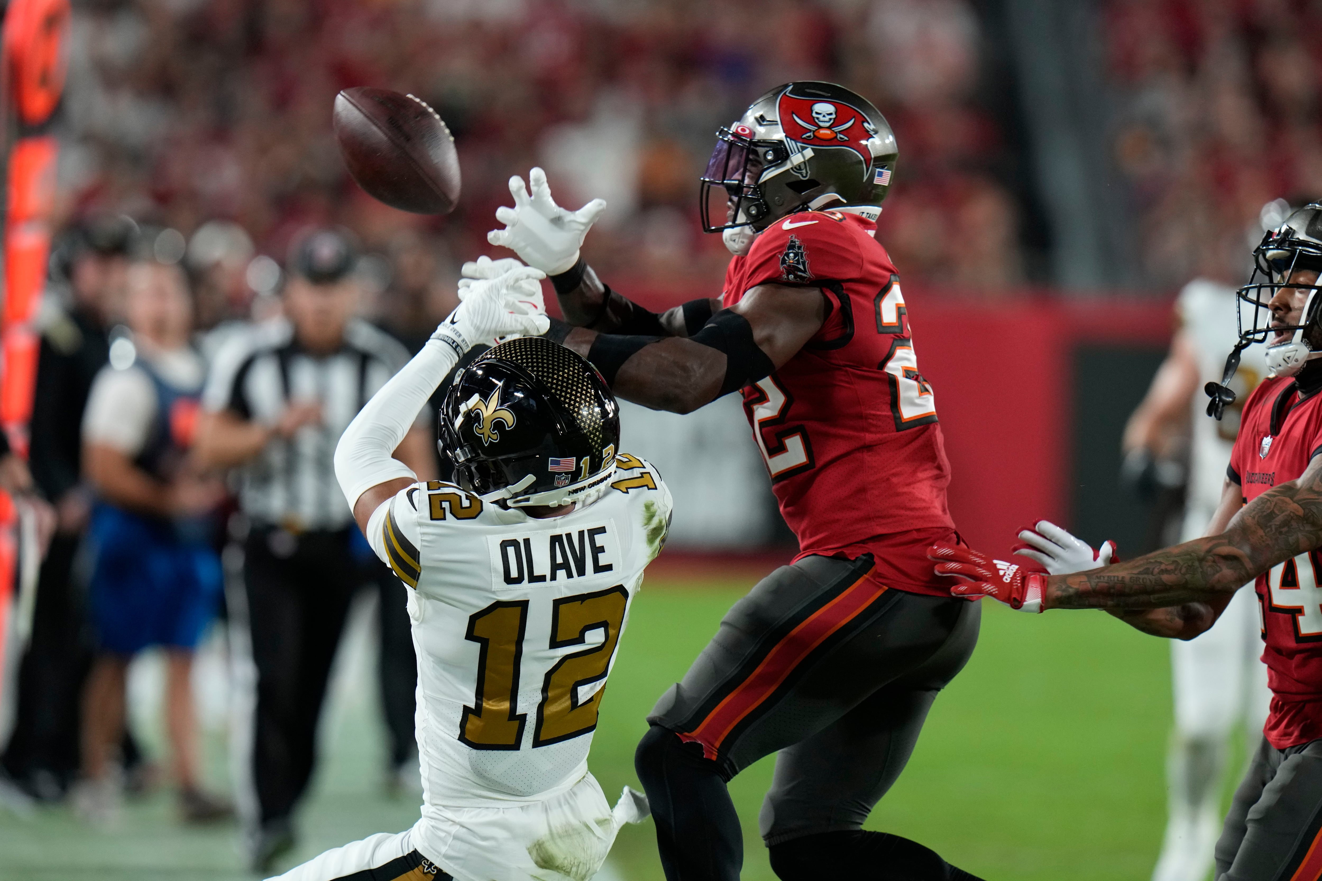 Brady Throws for 2 Late TDs, Buccaneers Beat Saints 17-16