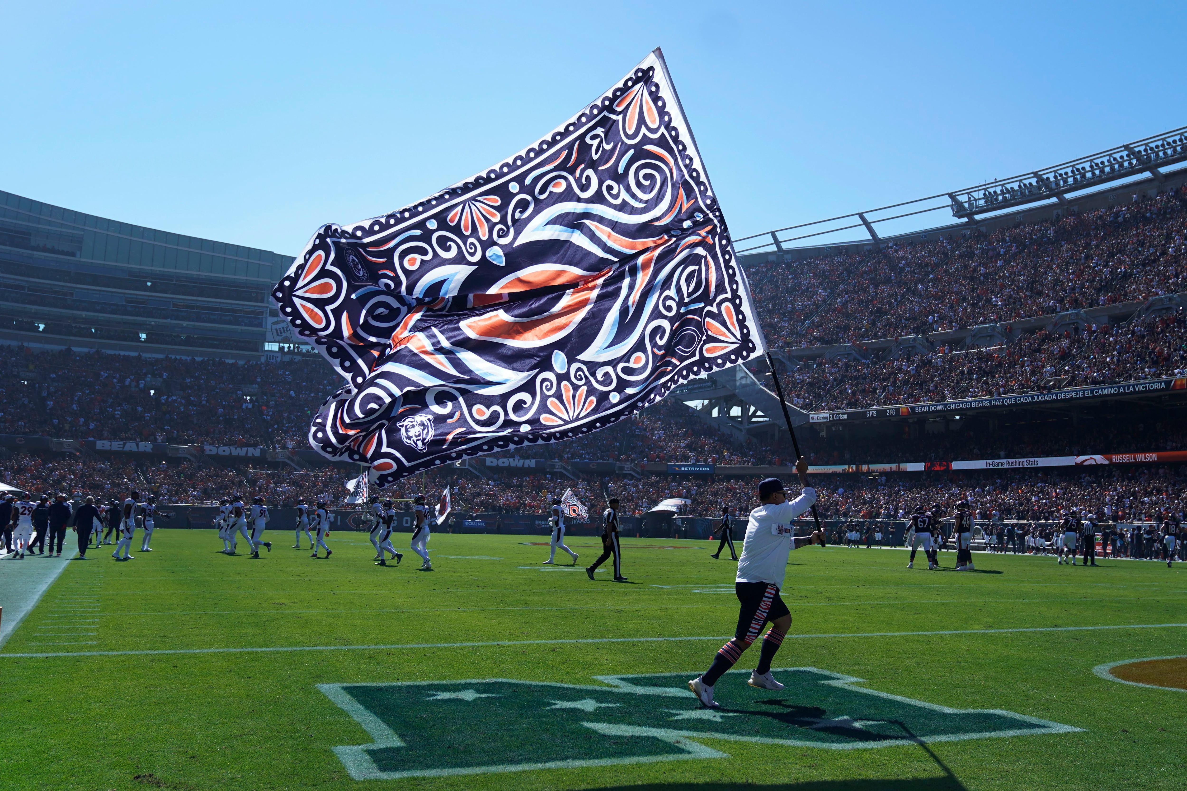 Broncos rally from 21 down to top Bears 31-28