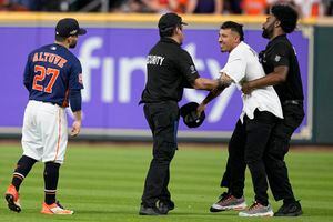 Bregman homers as Valdez, Astros edge Yankees 3-2, lead ALCS 2-0