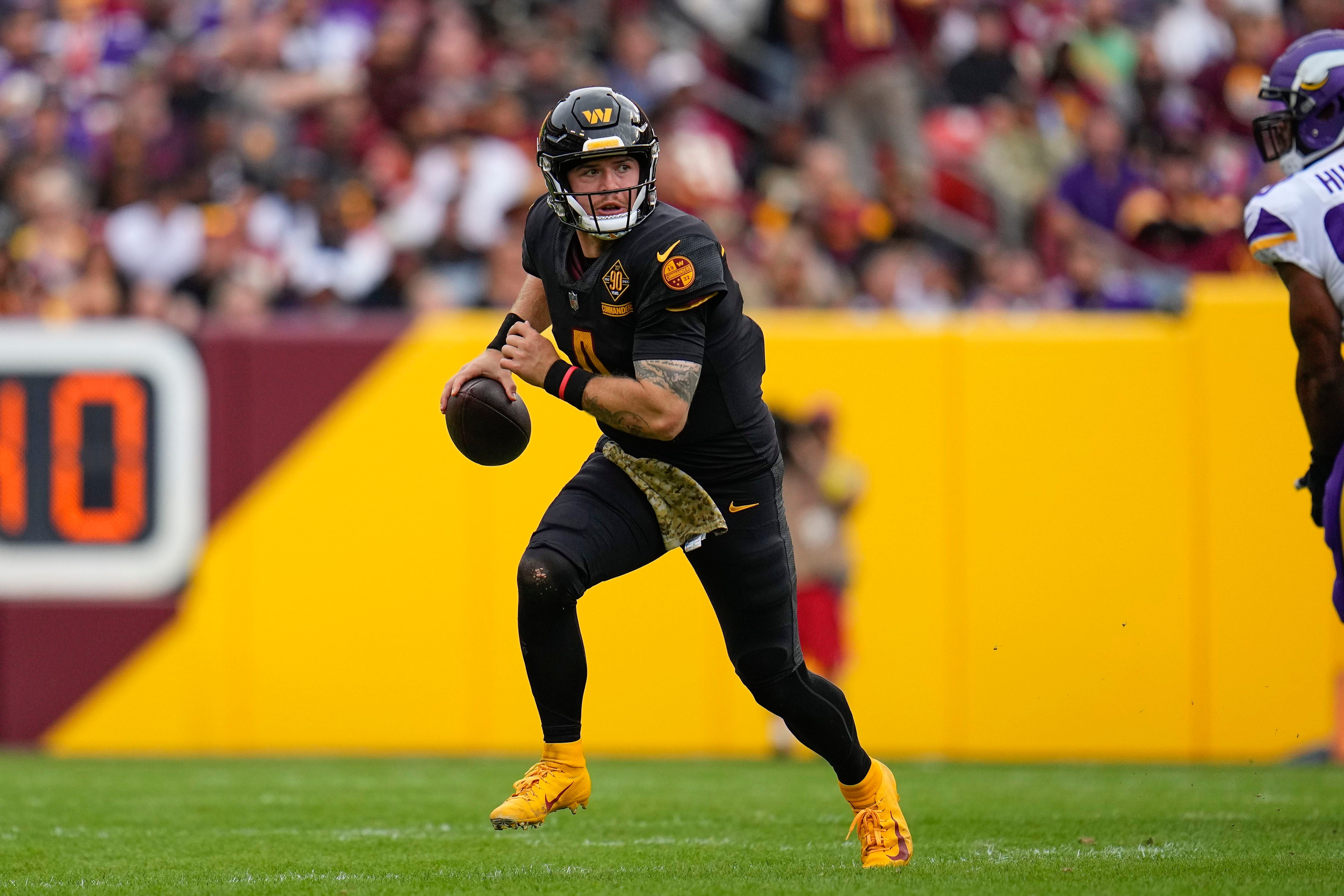 Iced-out Kirk Cousins celebrates Vikings 20-17 win over Commanders