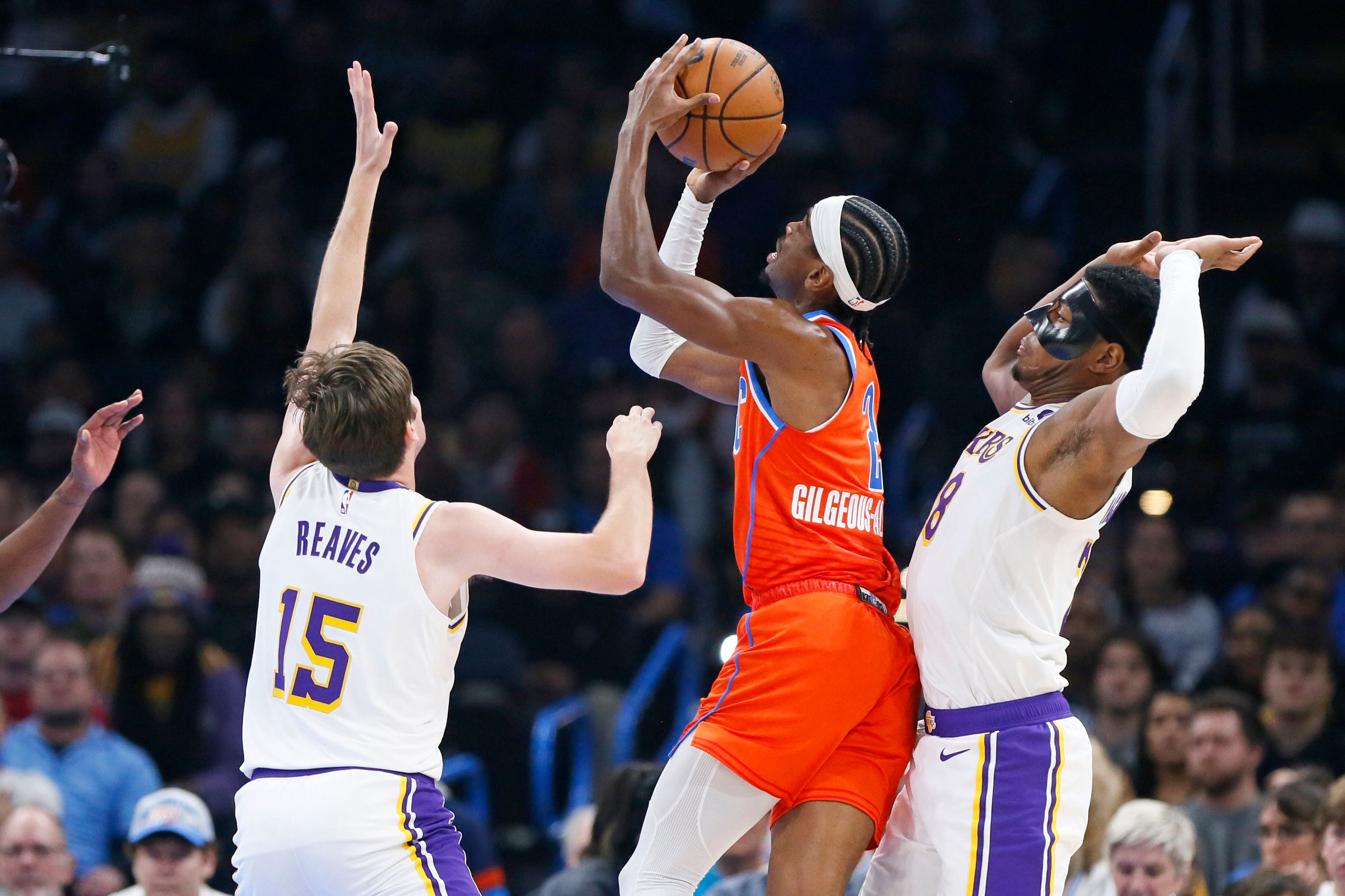 LeBron James scores season-high 40 points, Lakers beat Thunder to end  4-game skid