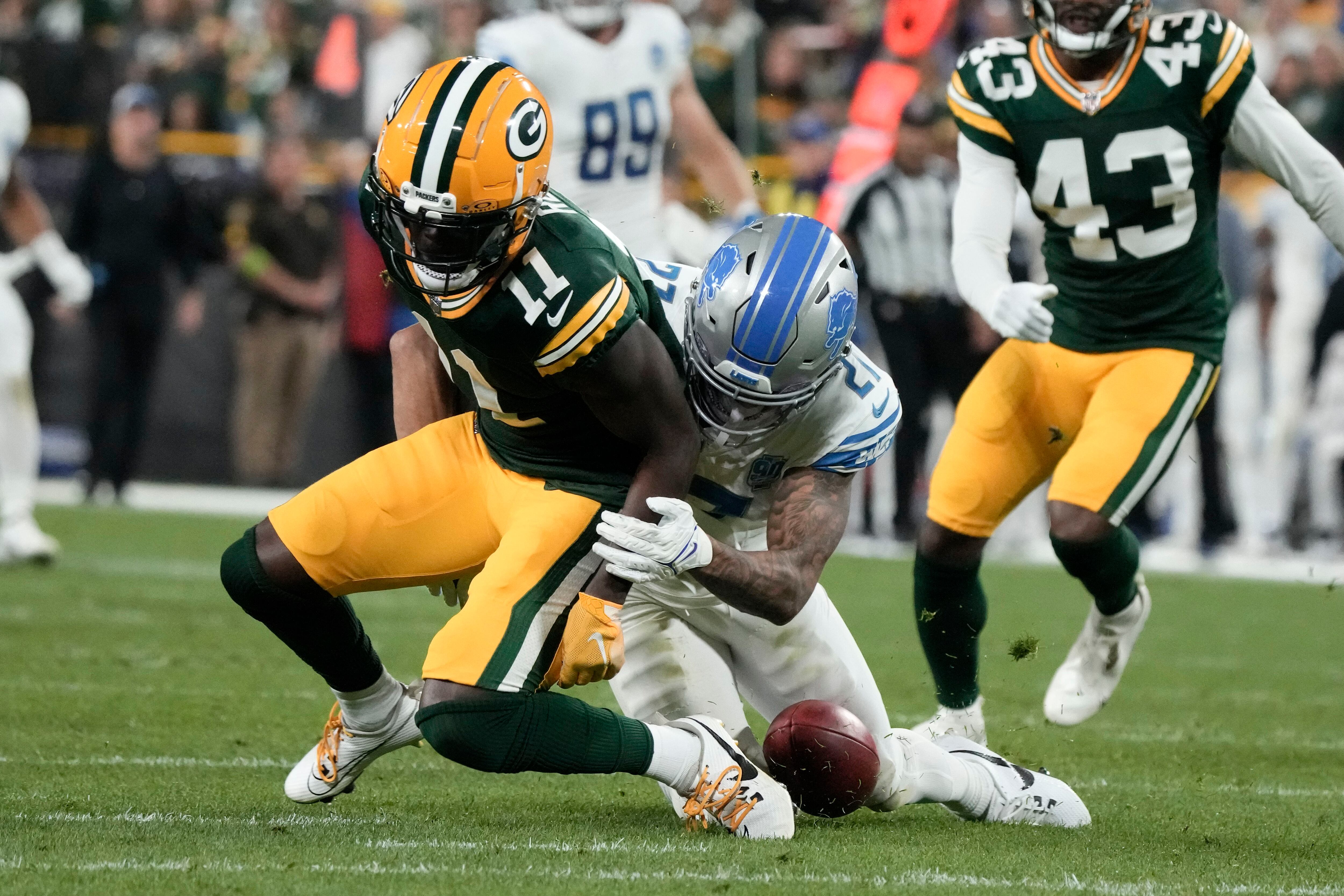 Bears-Packers Line of Scrimmage Mural