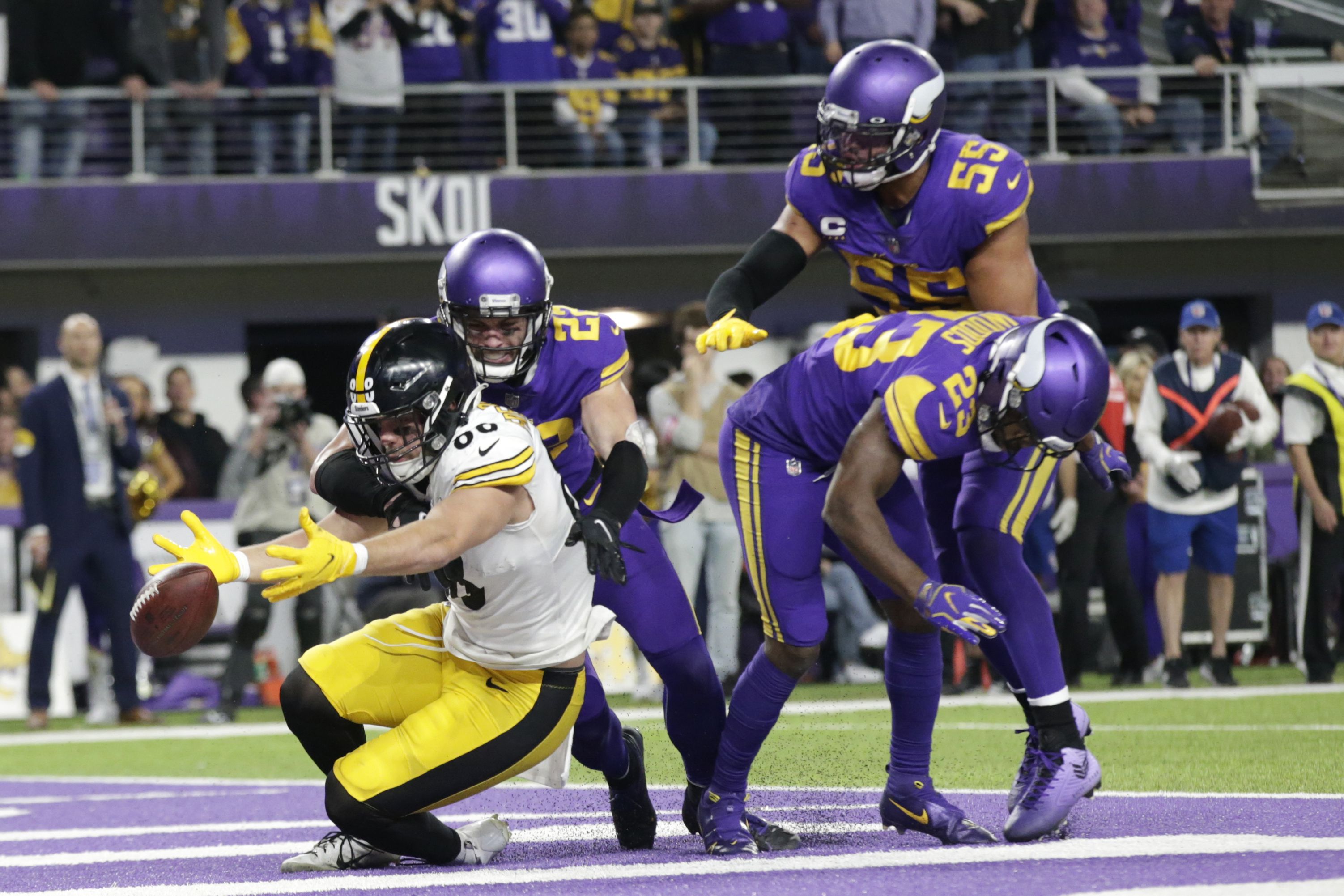 Vikings beat Steelers 36-28, deny last-play pass in end zone