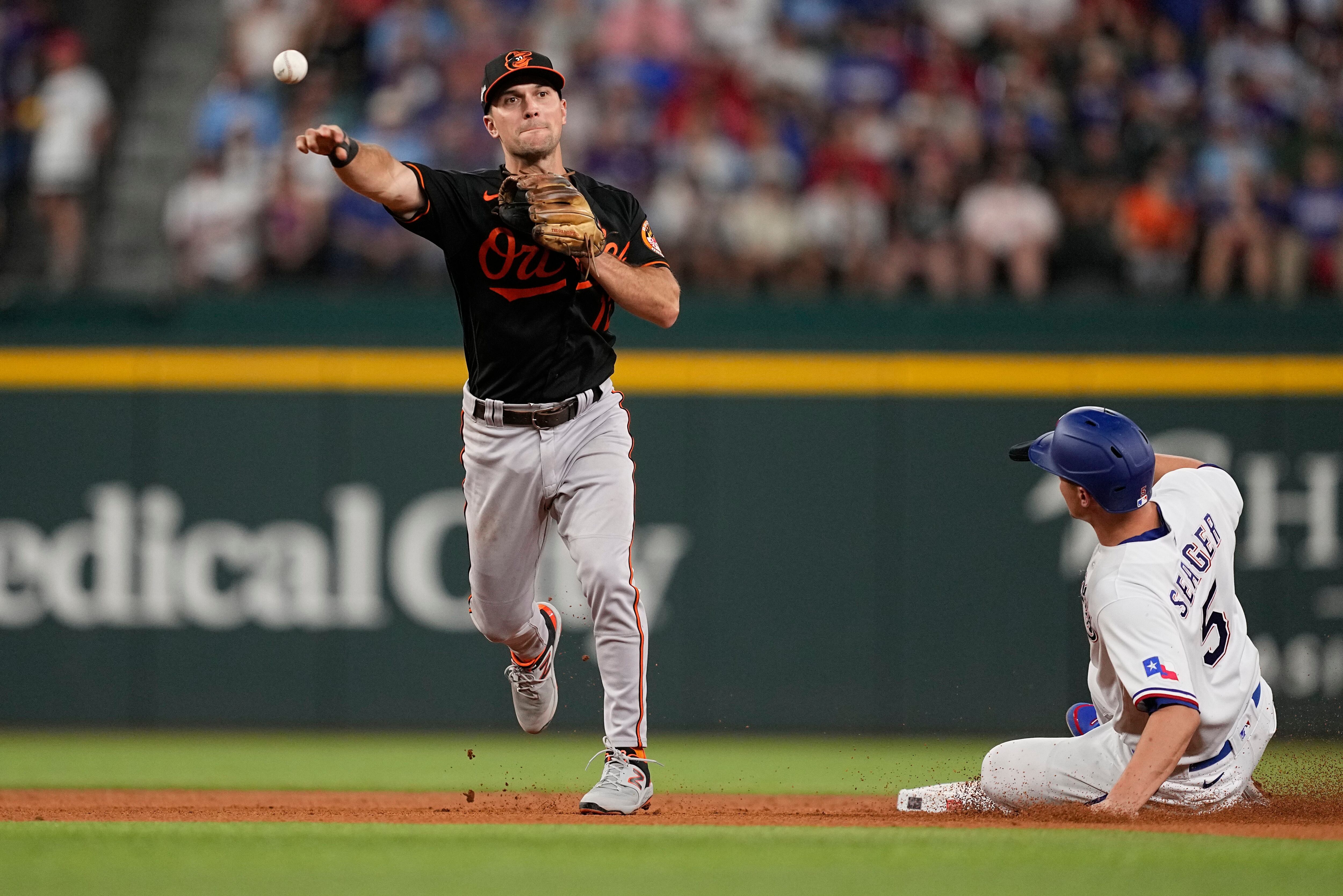 Angels intentionally walk Rangers' Corey Seager with bases loaded