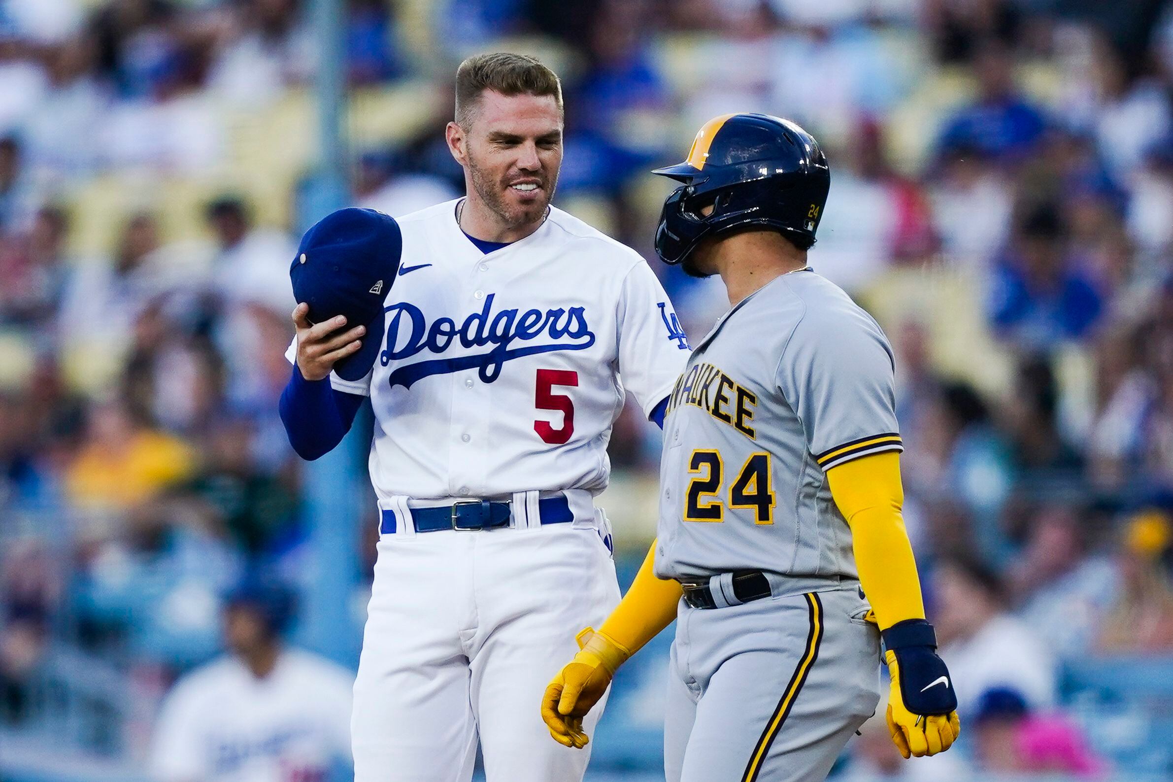 Shaw sends Brewers to 6-5 win over Dodgers in 11 innings – troyrecord