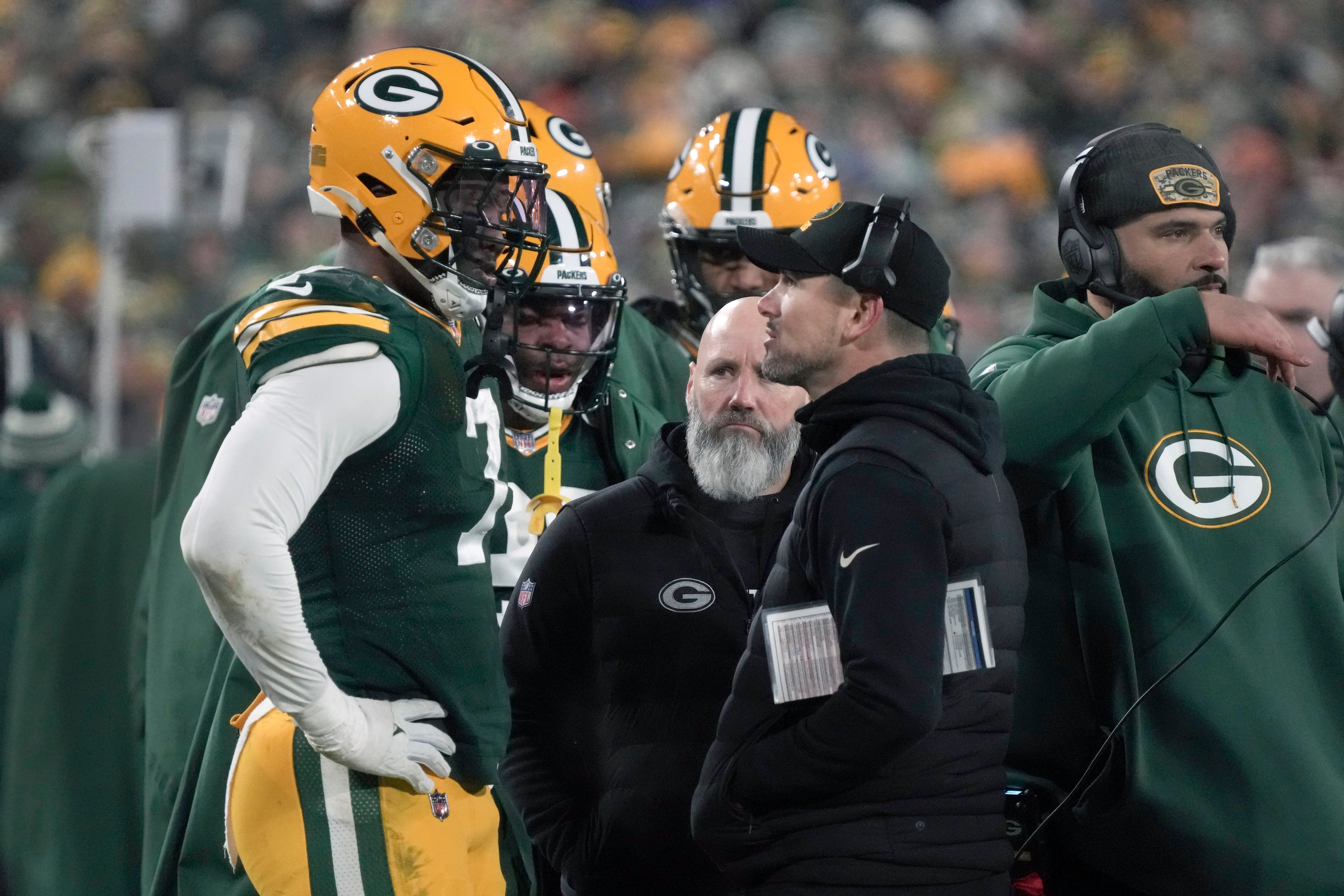 Packers' Quay Walker apologizes for shoving Lions physician