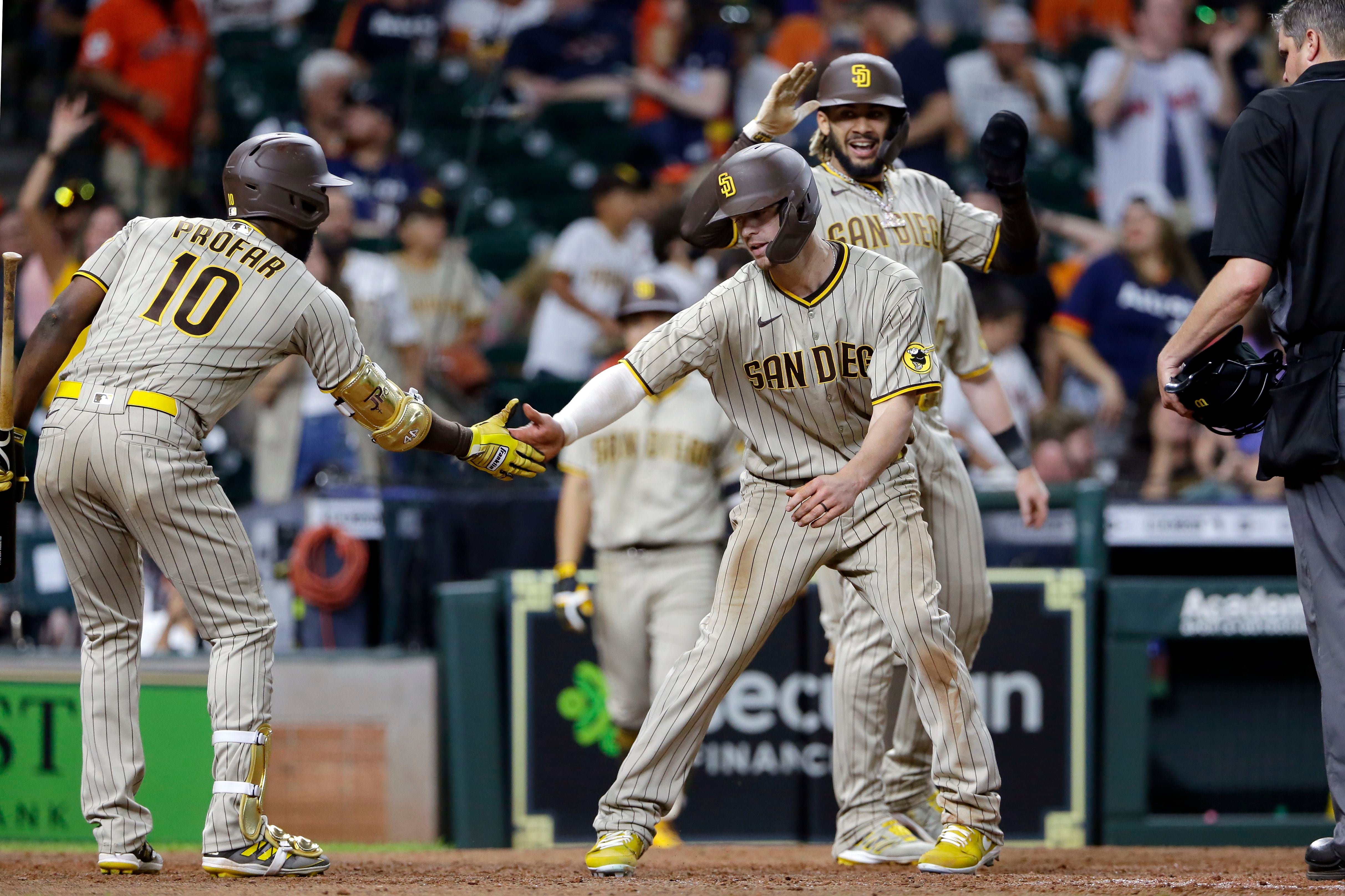 Profar drives in winning run in 11th as Padres beat 101-loss White