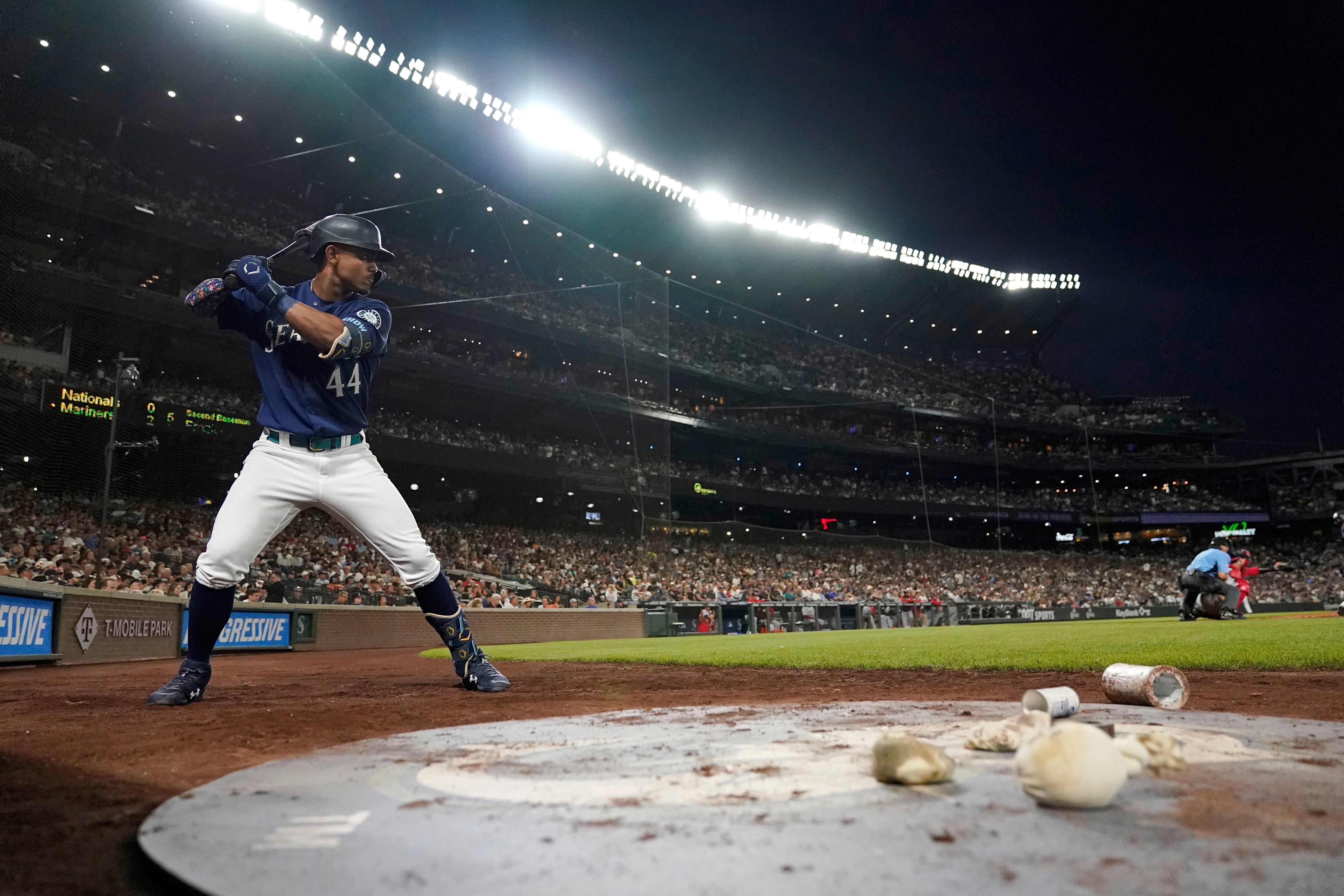 Julio Rodríguez opens up on his (and the Mariners') turnaround, and being  mentored by Ken Griffey Jr.