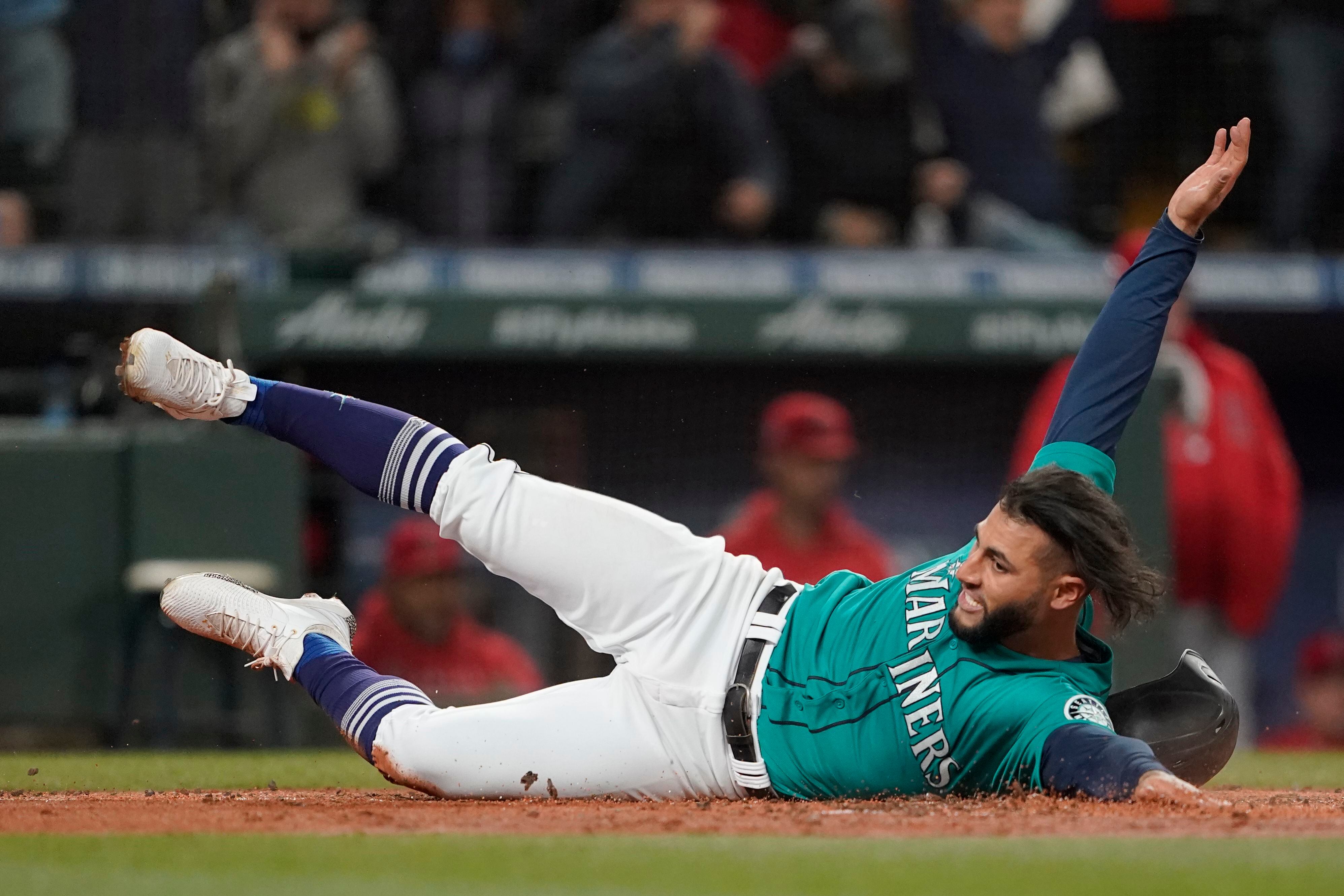 Mitch Haniger's heroic 8th inning RBIs keep Mariners' playoff