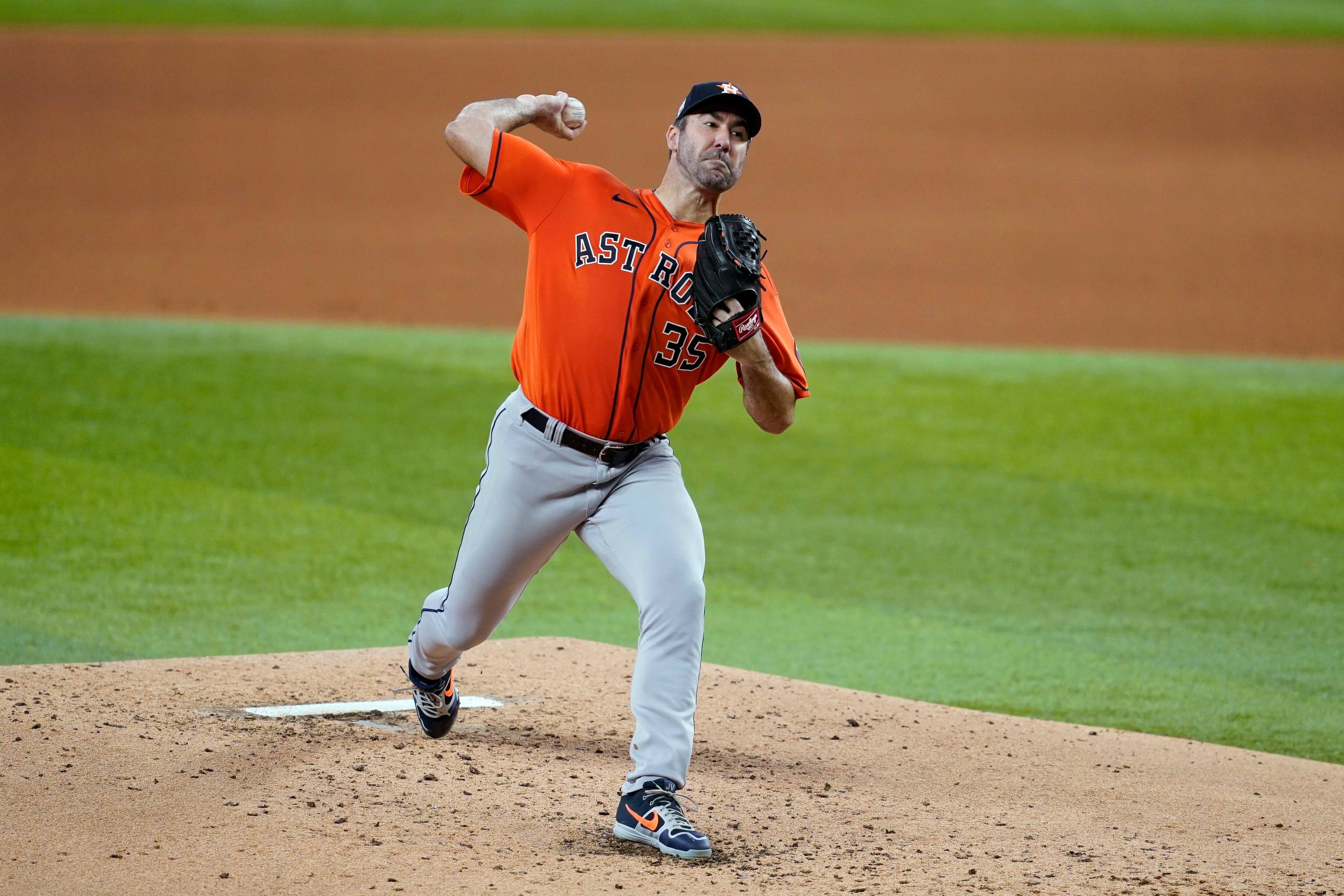 Tucker's pinch HR lifts Astros over Texas in starters' duel