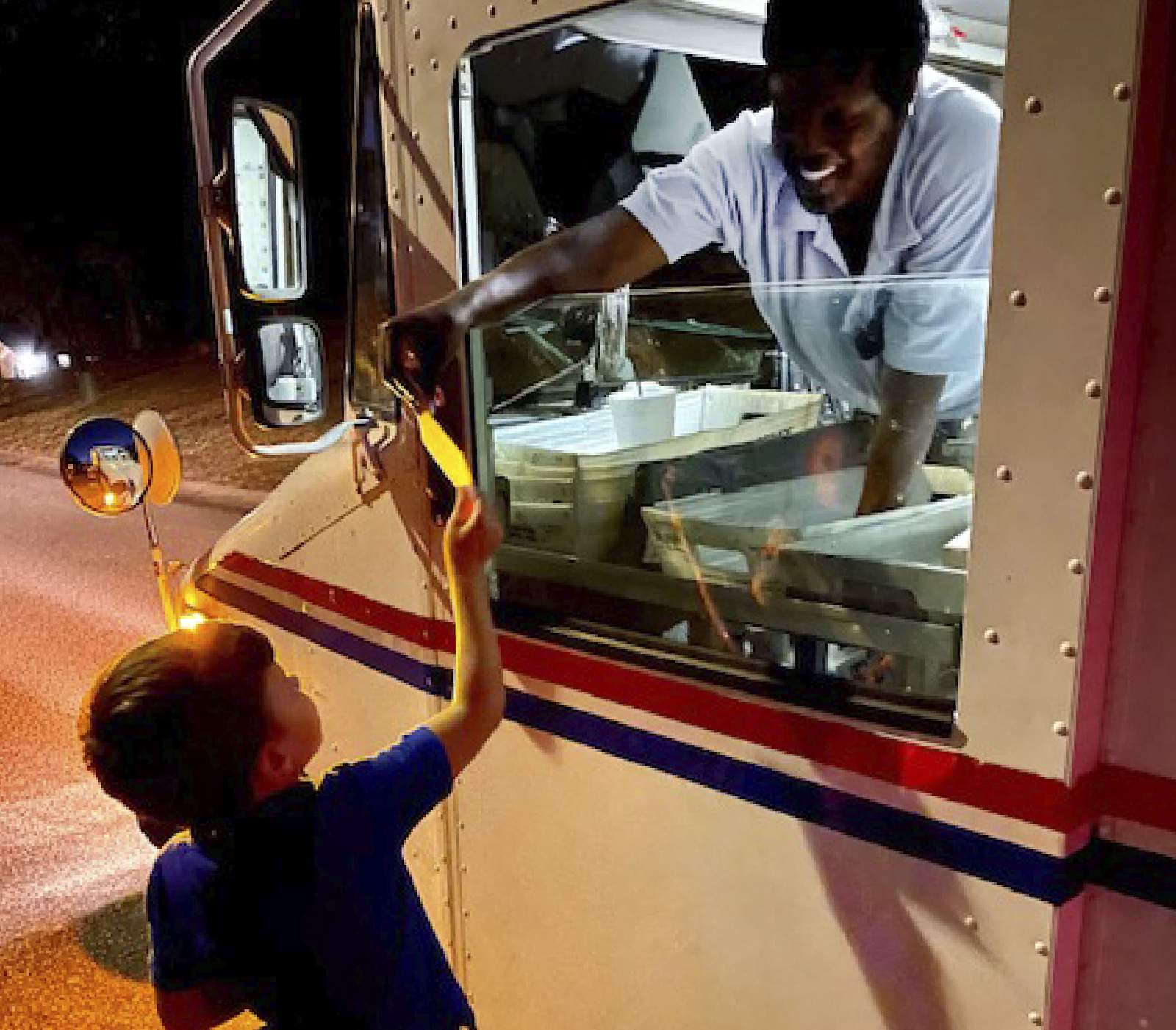 Alabama mail carrier surprises birthday boy with a gift