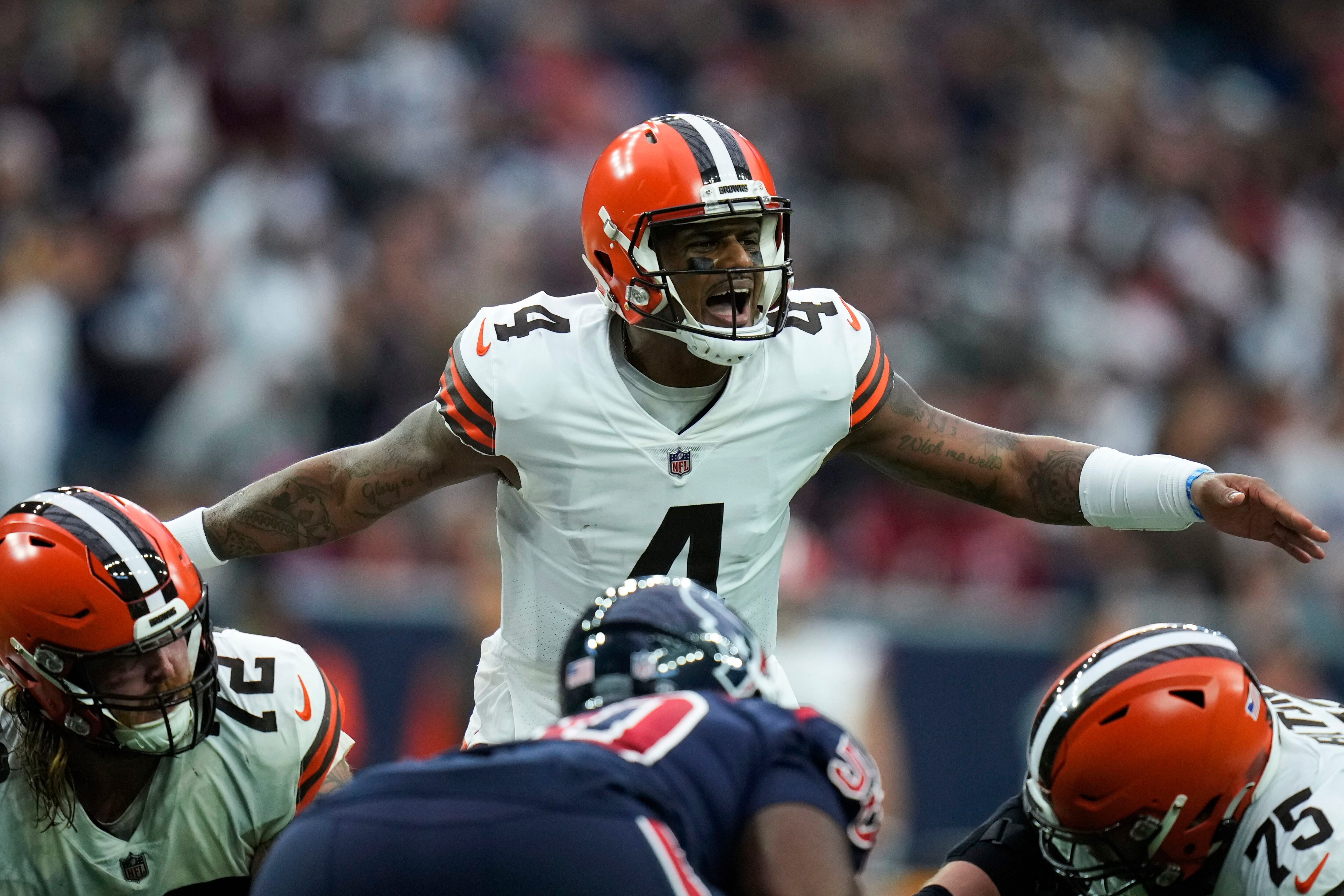 Houston, Texas, USA. 4th Dec, 2022. Houston Texans quarterback Kyle Allen  (3) passes the ball during an NFL game between the Houston Texans and the  Cleveland Browns on Dec. 4, 2022, in