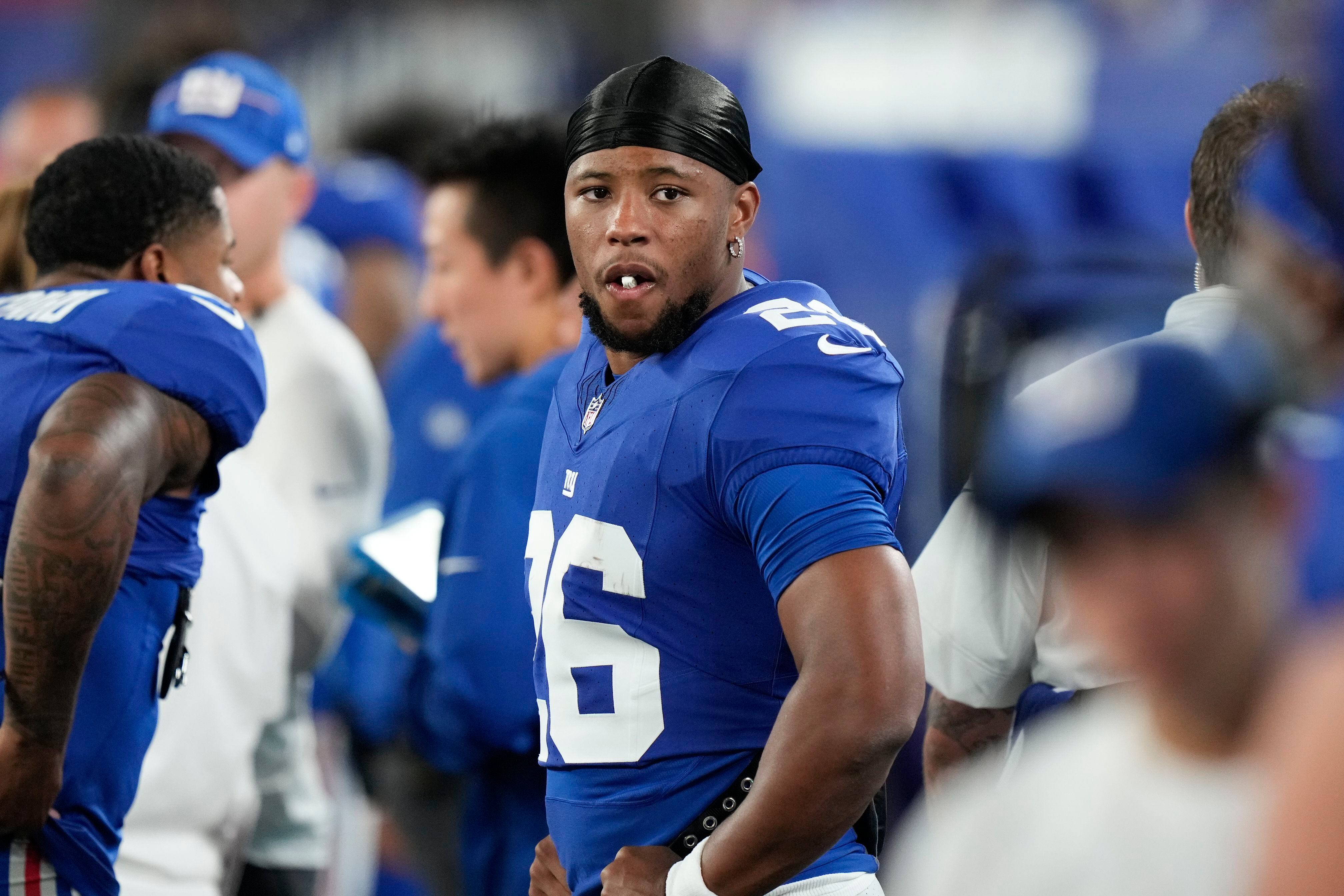 Jones plays like $40 million man for Giants, No. 1 overall Young