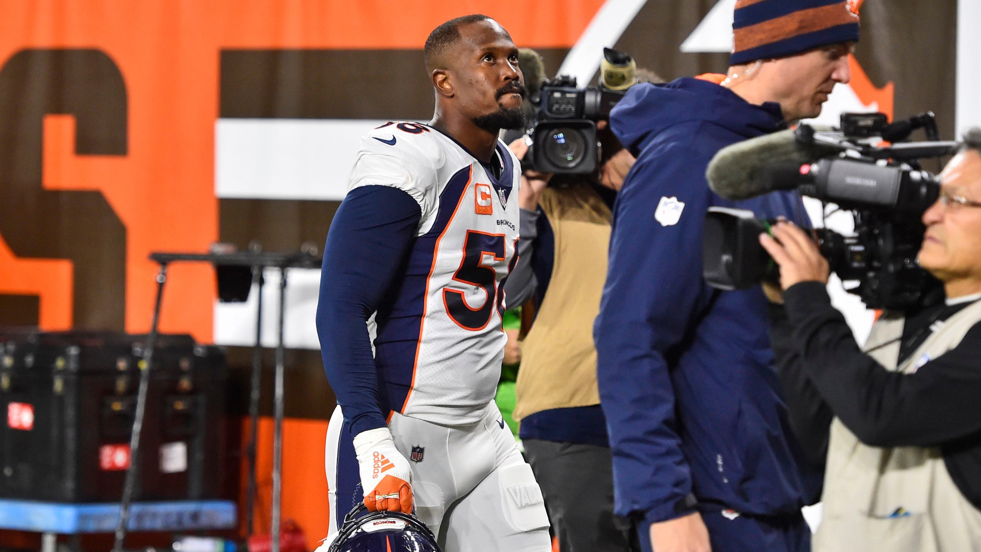 Von Miller leaves snowy Denver behind for Rams, sunshine - The San