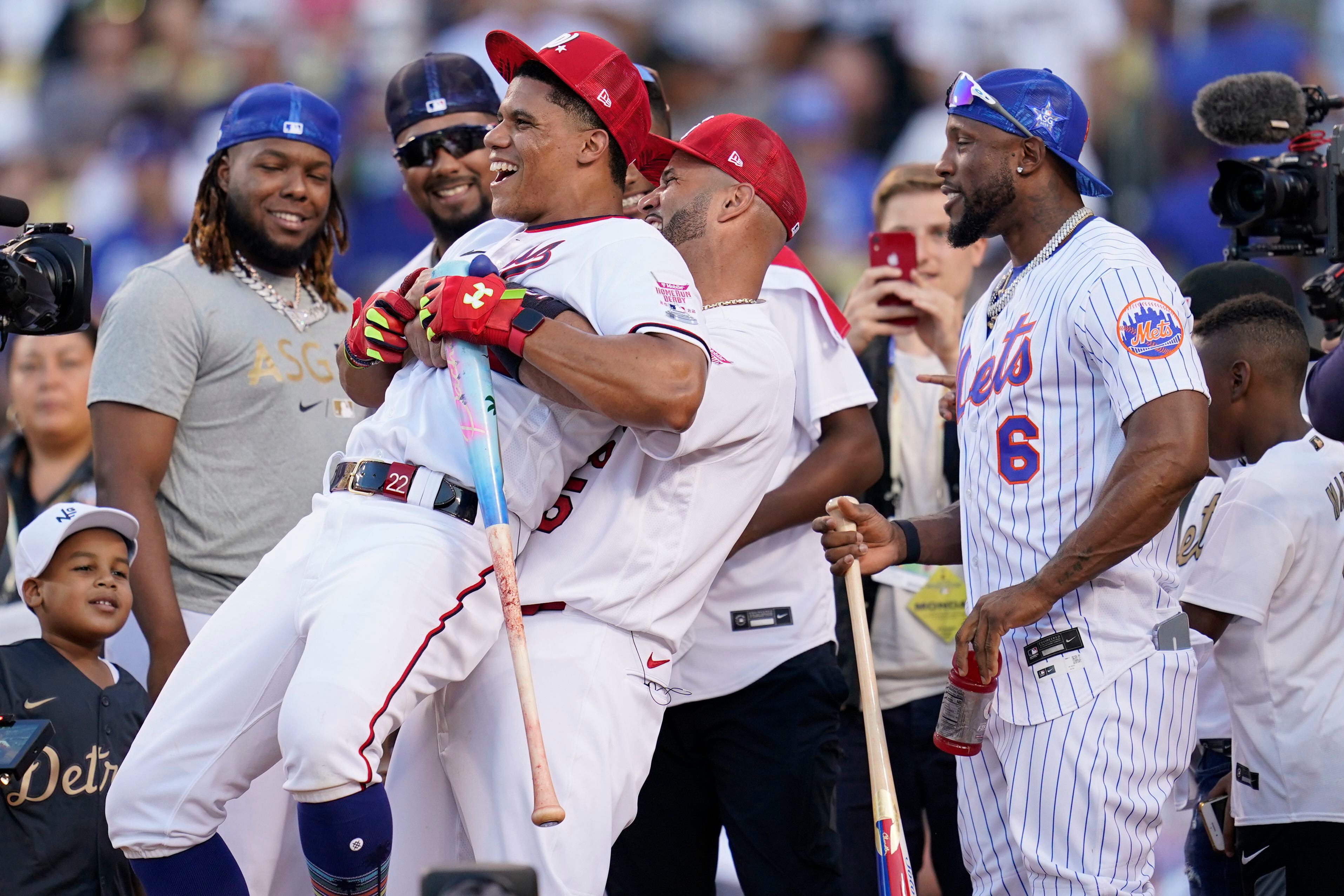 Home Run Derby: Bryce Harper downs Kyle Schwarber in classic showdown