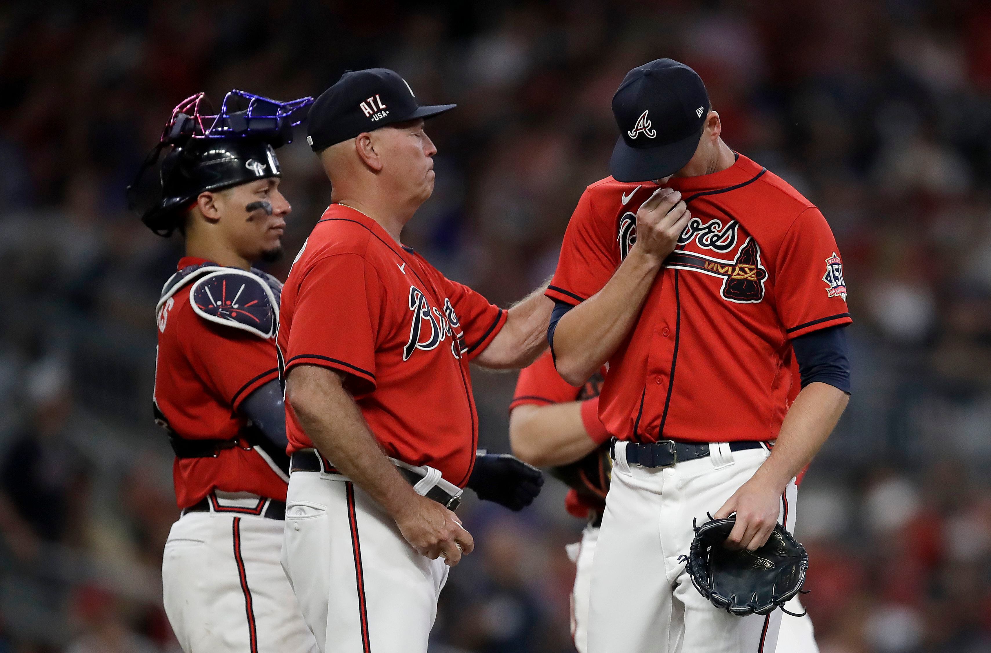 Braves manager Brian Snitker gets 100% honest on difference between regular  season and playoffs