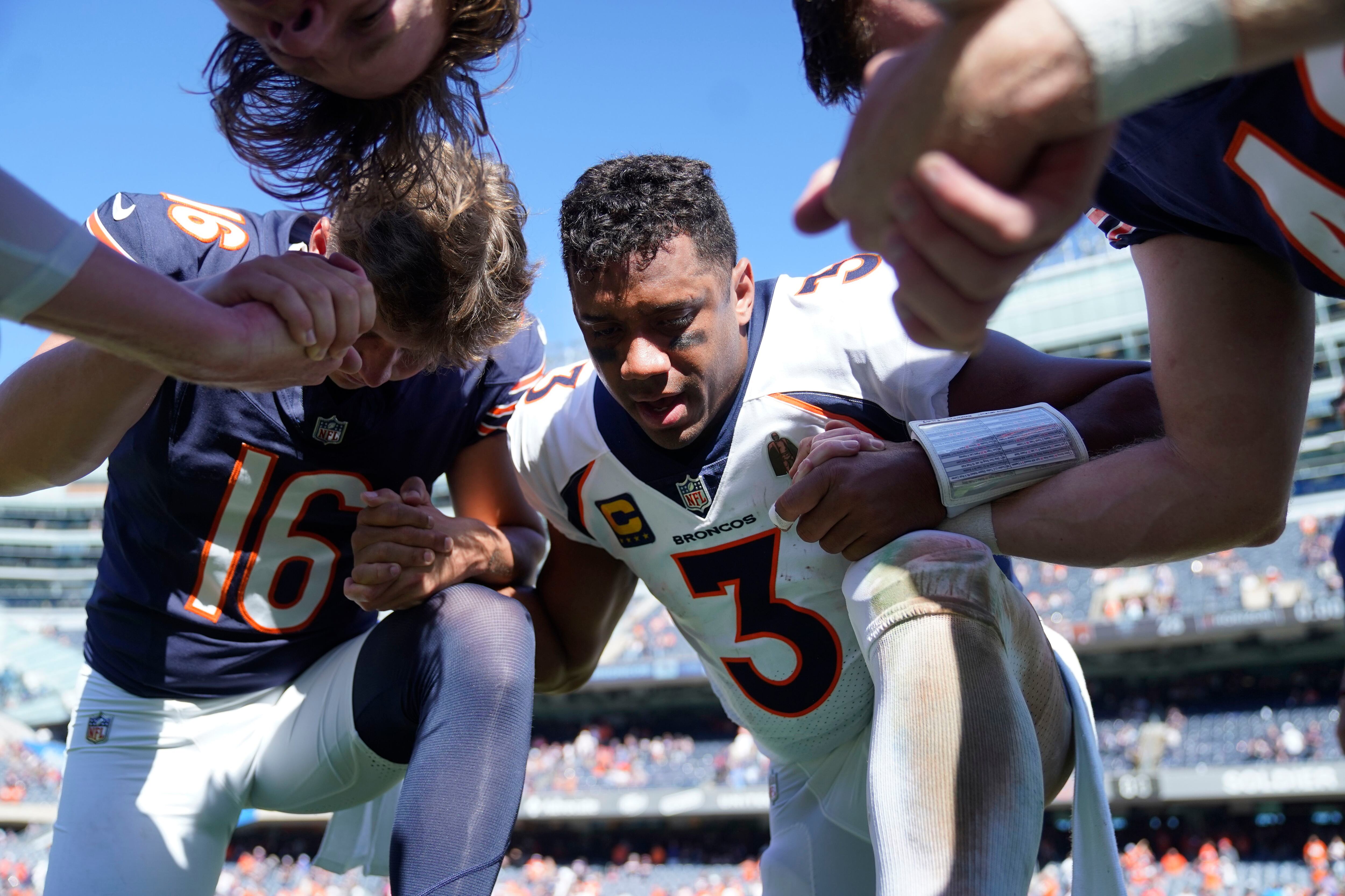 Russell Wilson throws 3 TDs, Broncos rally from 21 down to top Bears 31-28  – KGET 17