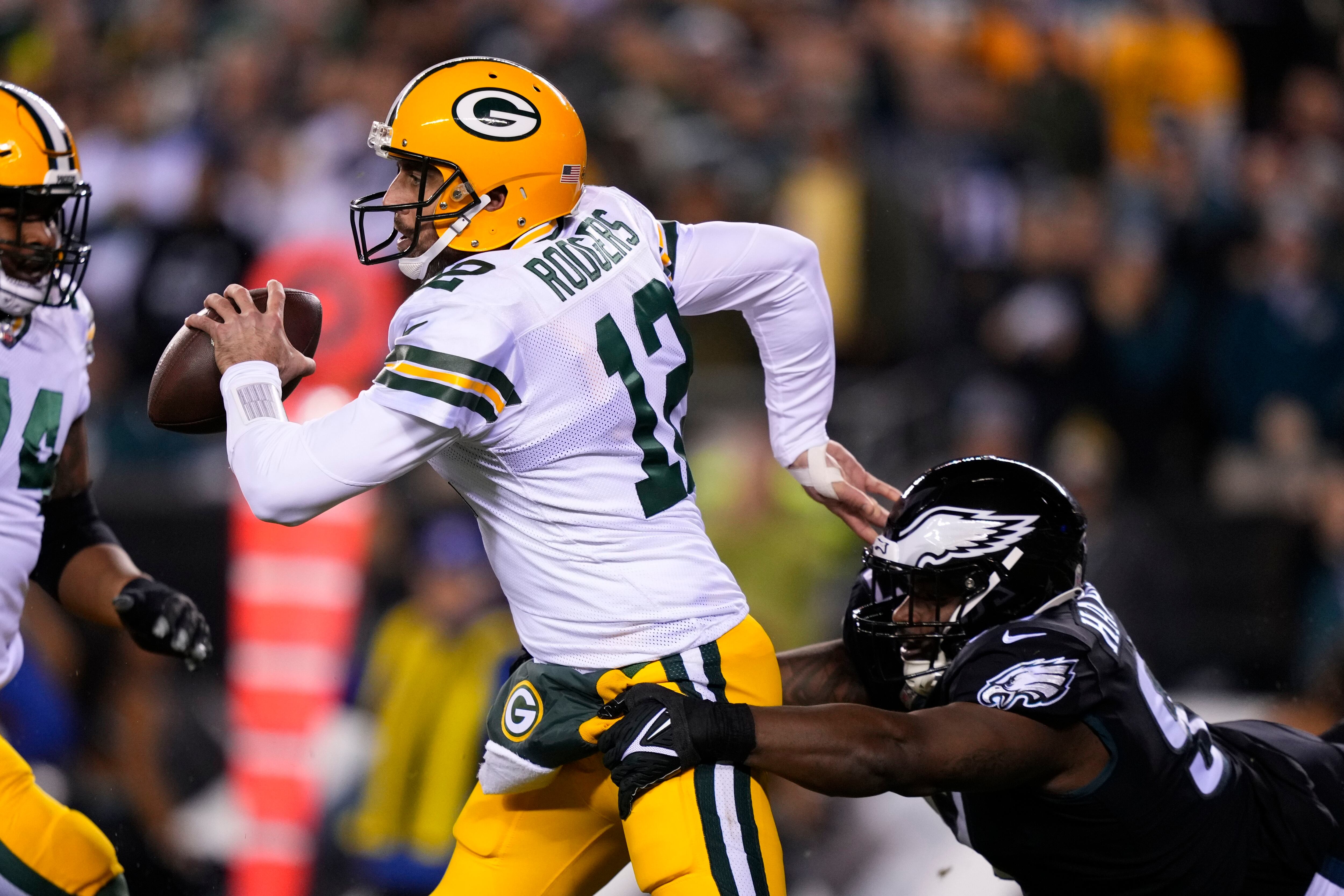 Hurts, Eagles run past Packers 40-33; Rodgers hurt - Hawaii