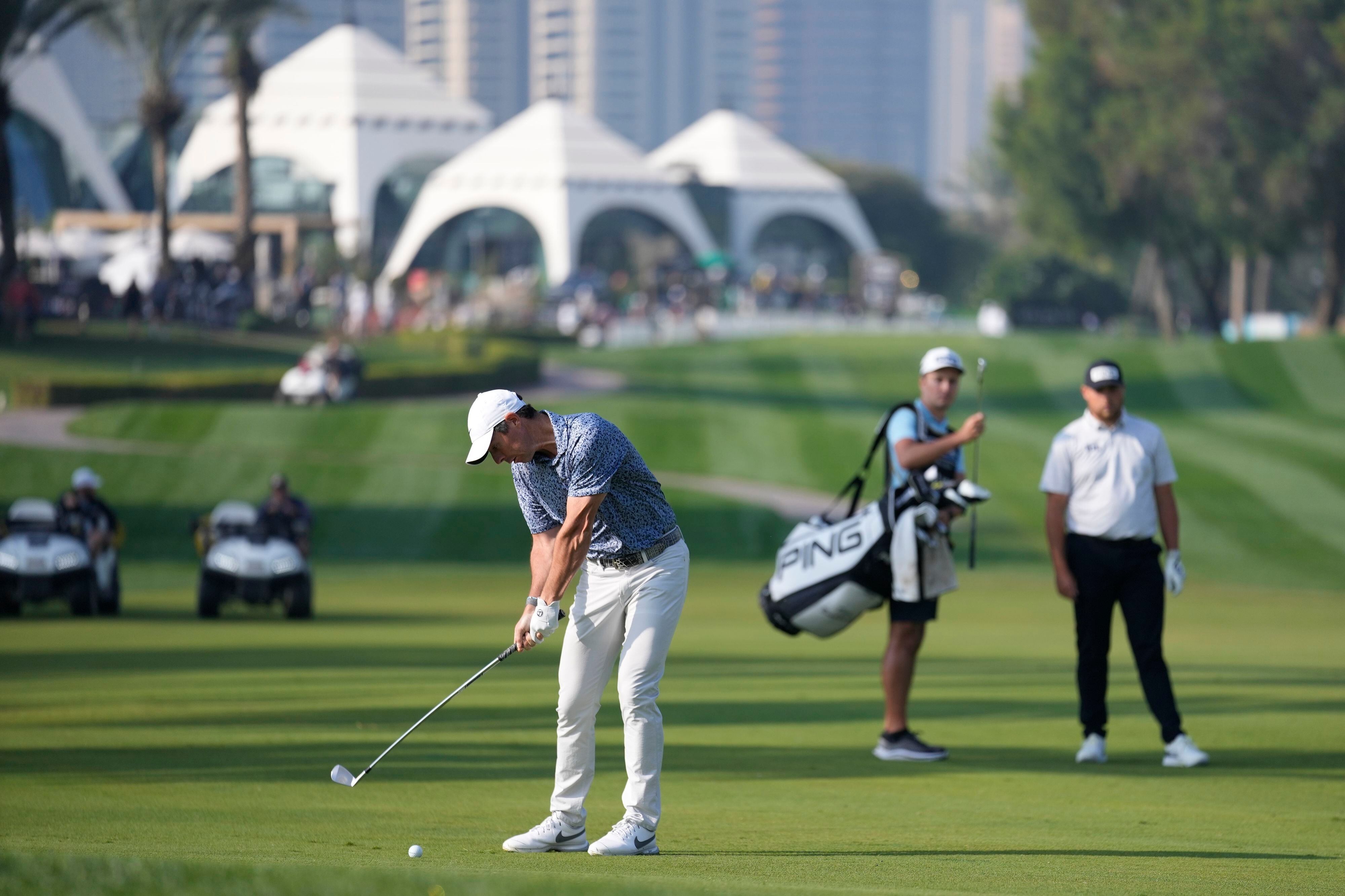 McIlroy Overcomes Reed, Wins Dubai Desert Classic by 1 Shot