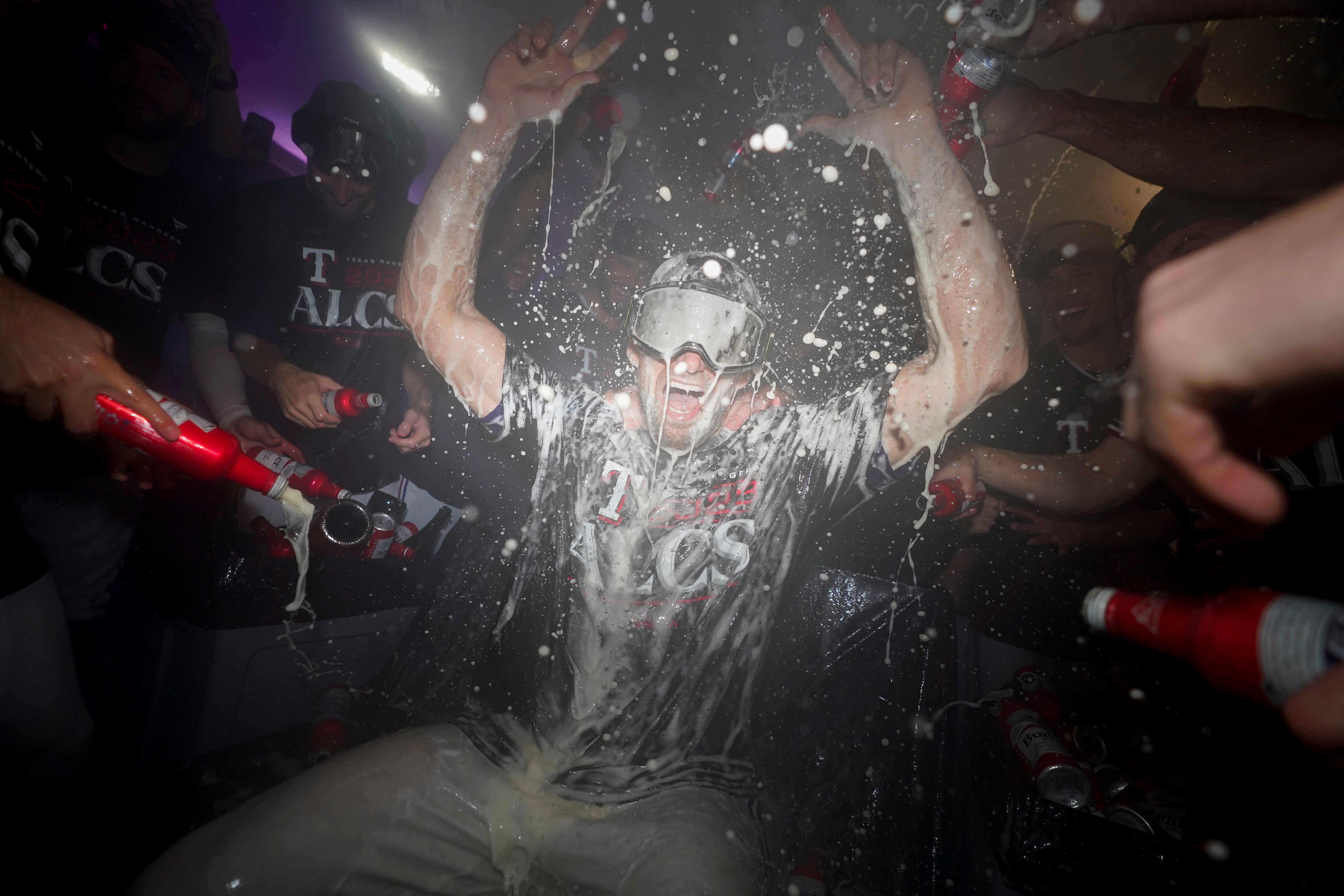 Seager still going deep in Texas, helps send Rangers to ALCS with