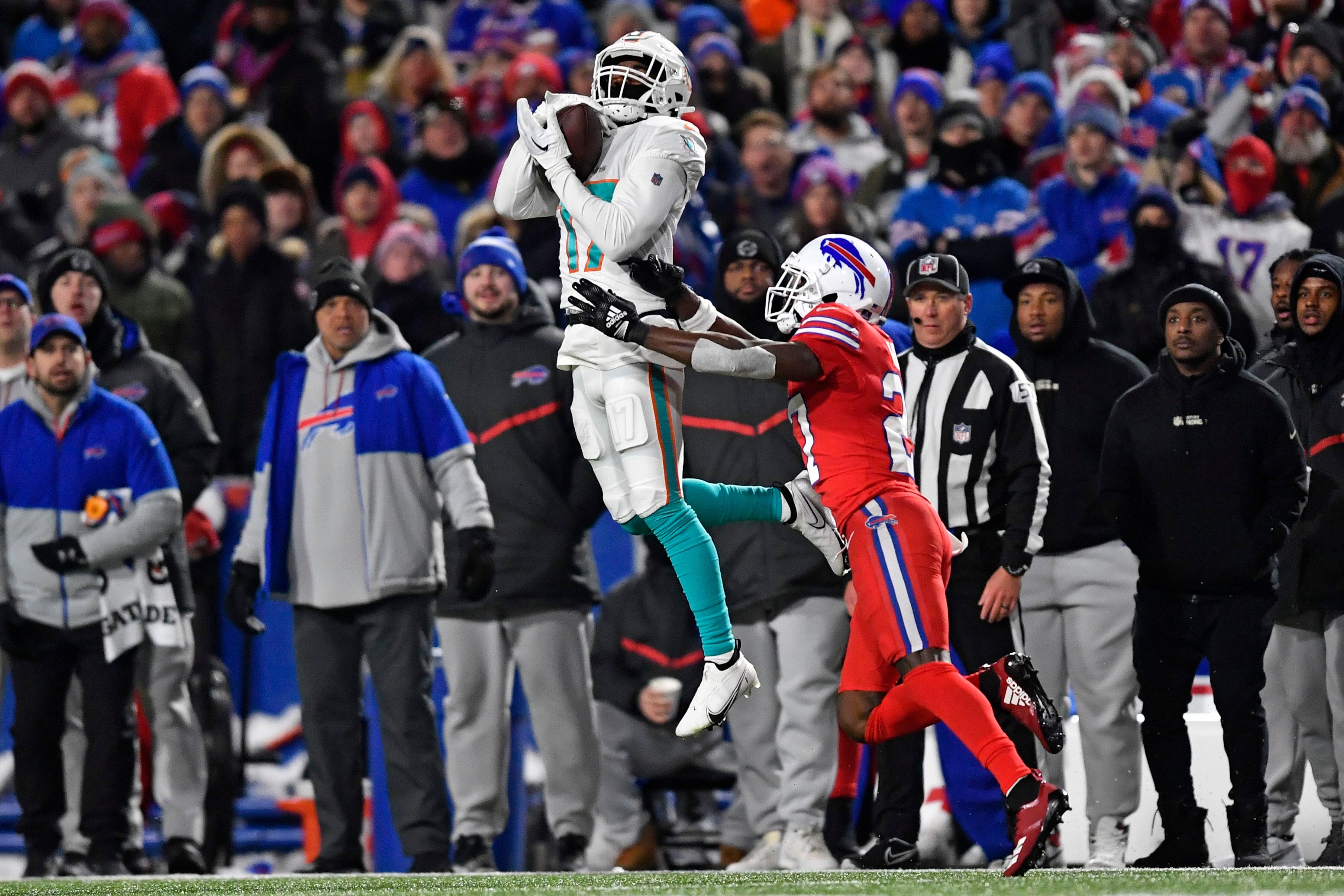 Bills clinch 4th straight playoff berth; beat Dolphins 32-29 – Queen City  News