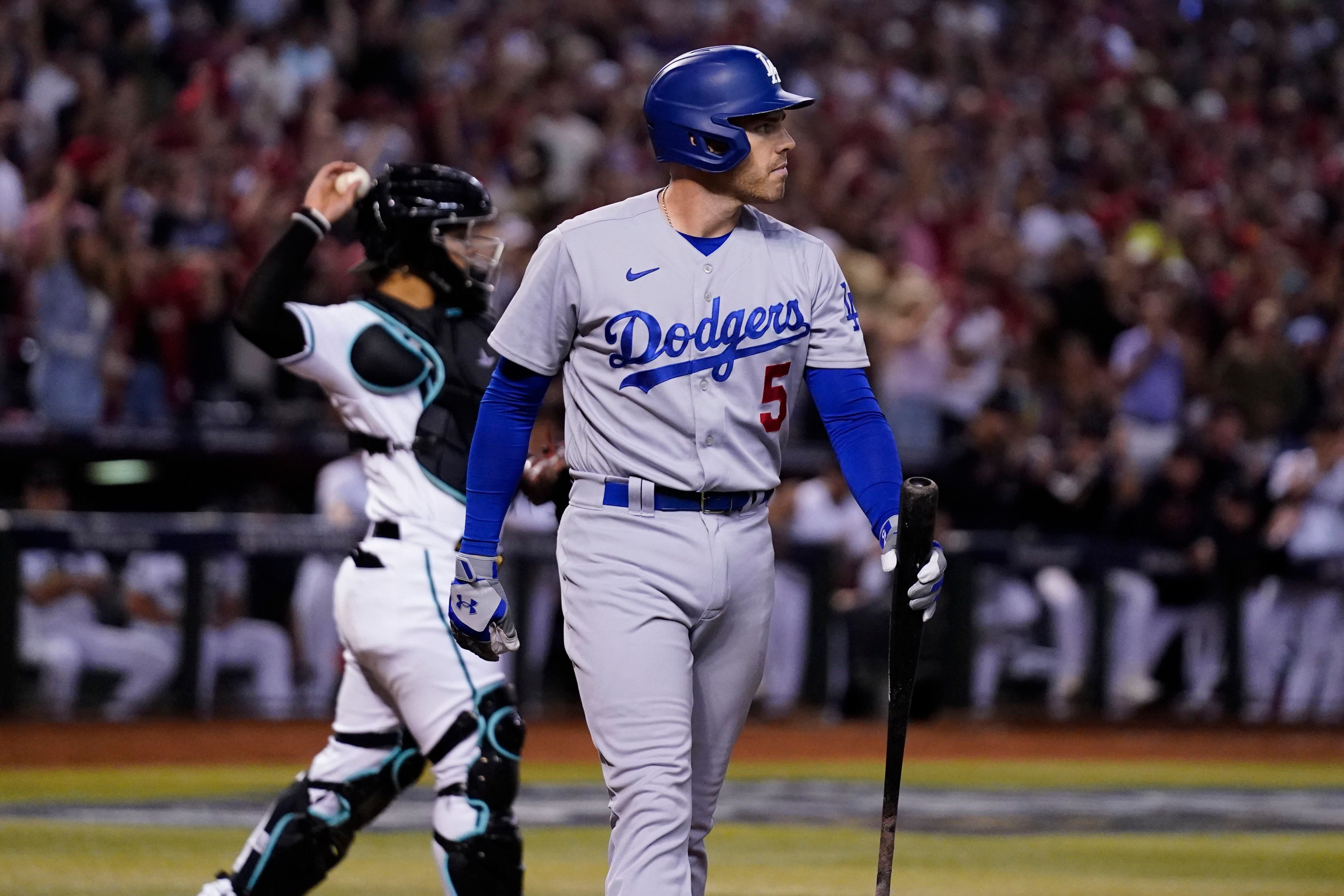 D-backs slug 4 homers in record-setting barrage, sweep Dodgers