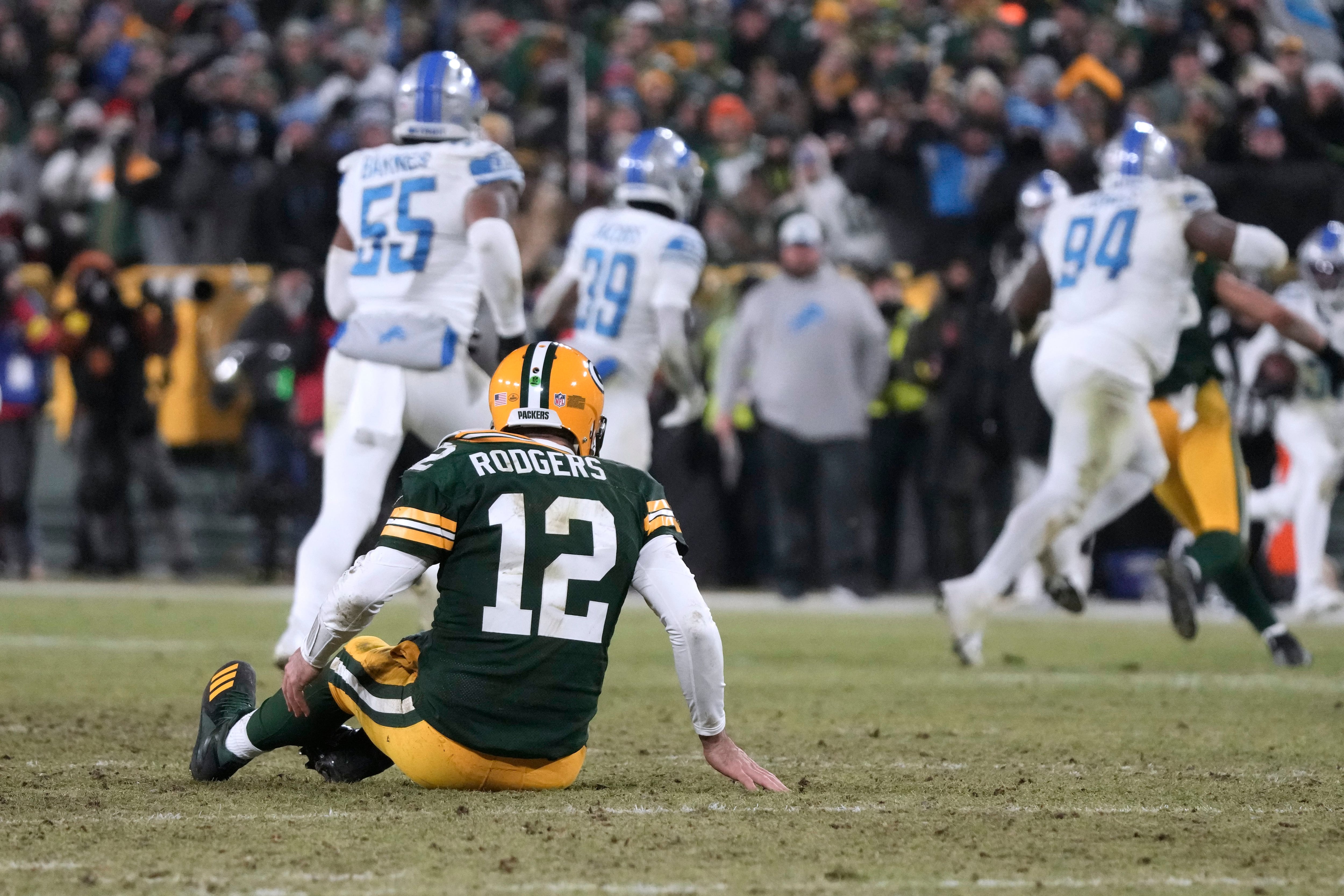 Aaron Rodgers' game-saving throw as seen from inside the huddle 