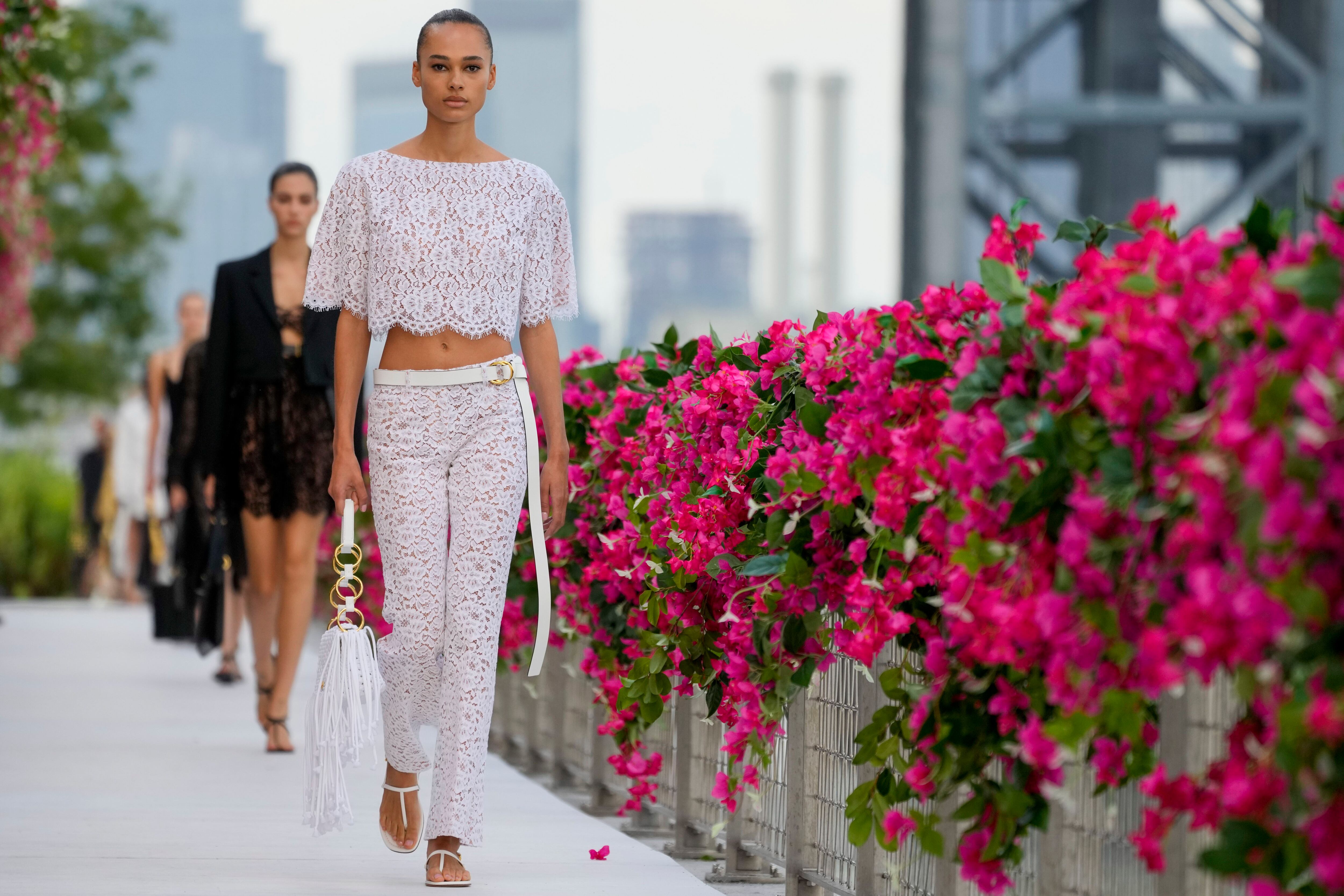 Michael Kors Pays Tribute To Late Mother With Waterfront Runway Show Set To Bacharach Tunes