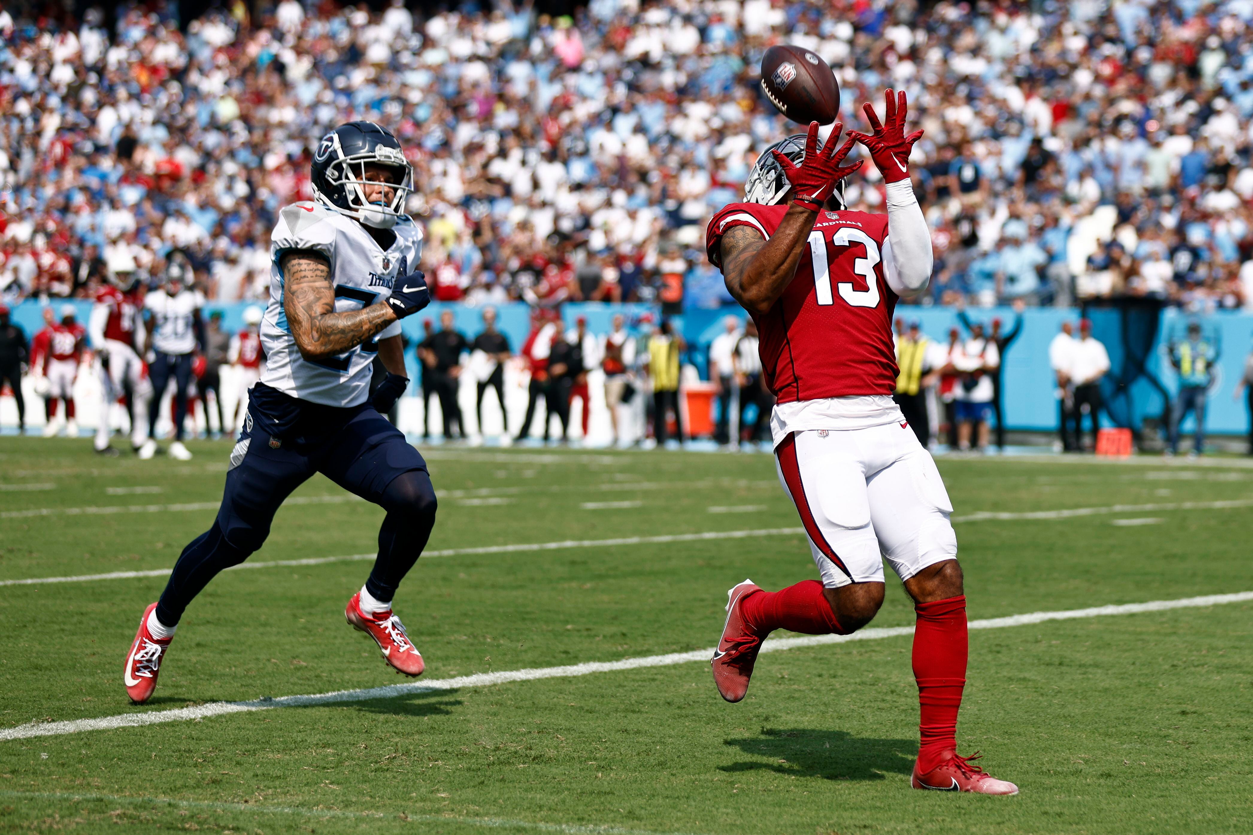 Murray gets 5 TDs, Jones 5 sacks as Cards rout Titans 38-13